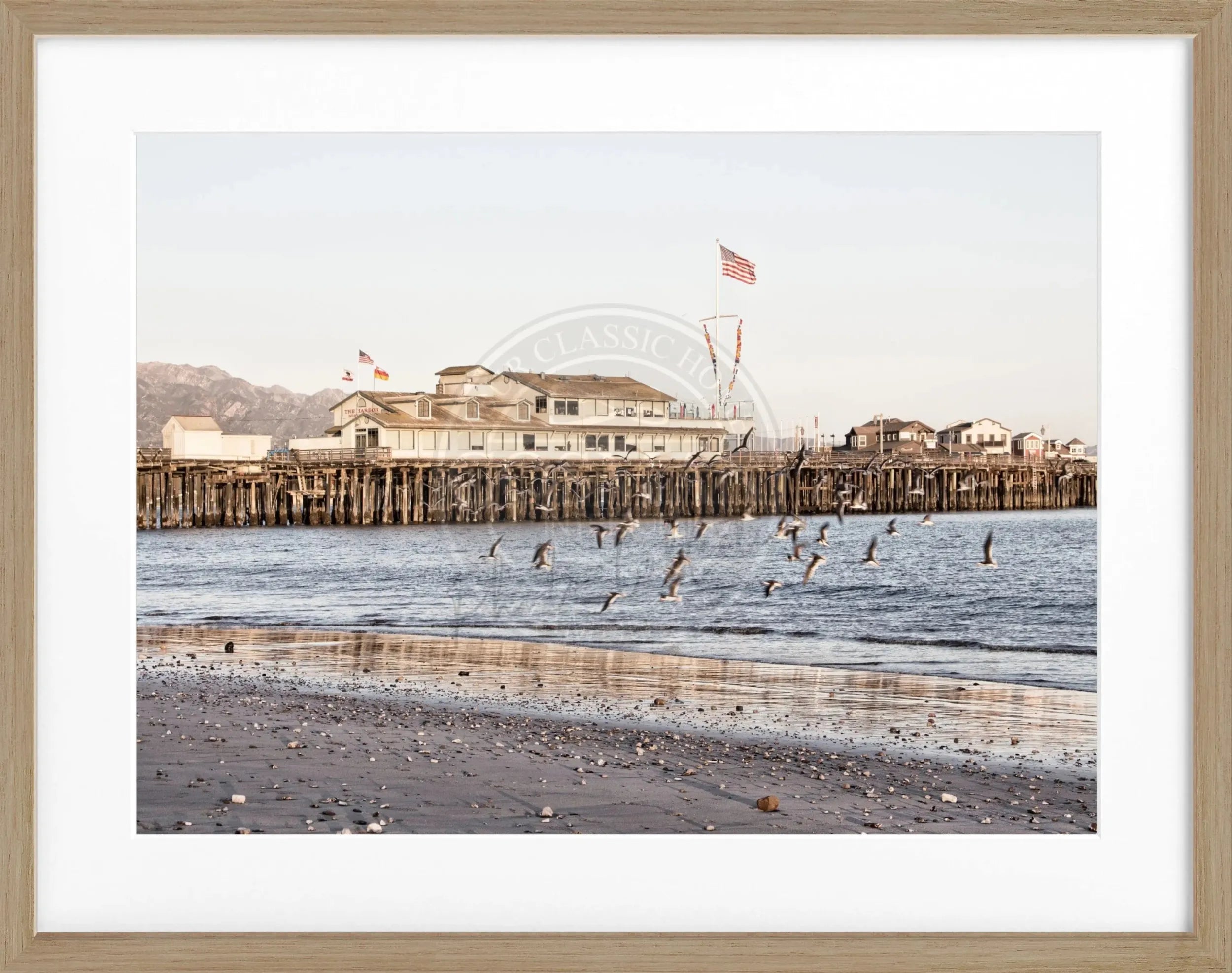 Schwarz-weiß Poster mit Rahmen von Santa Barbara Pier in Kalifornien, von Cosman-Photocollection, 31x25cm, Wanddekoration