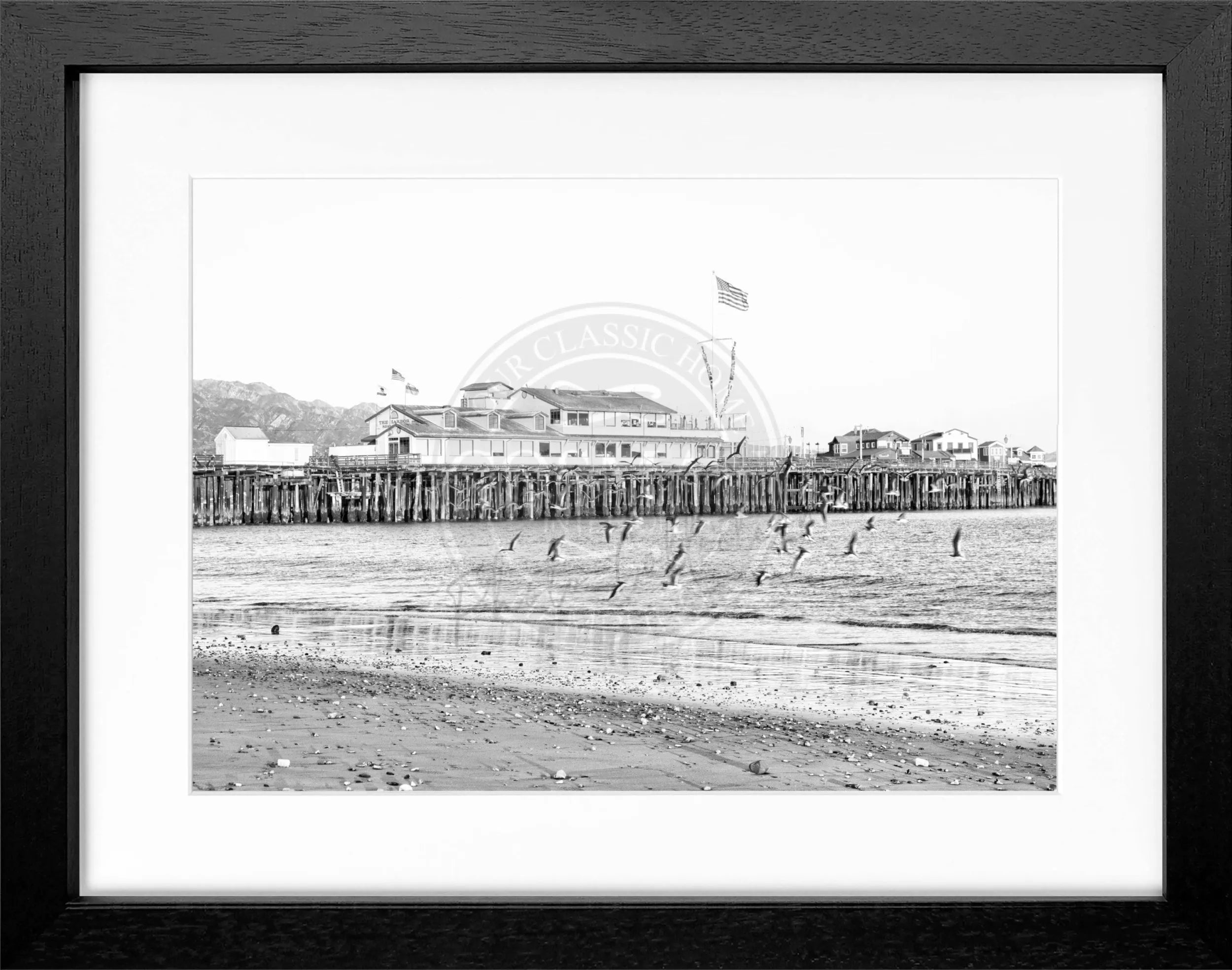 Schwarz-weiß Poster mit Rahmen von Cosman-Photocollection, Kalifornien Santa Barbara Pier, 31x25 cm, Wanddekoration