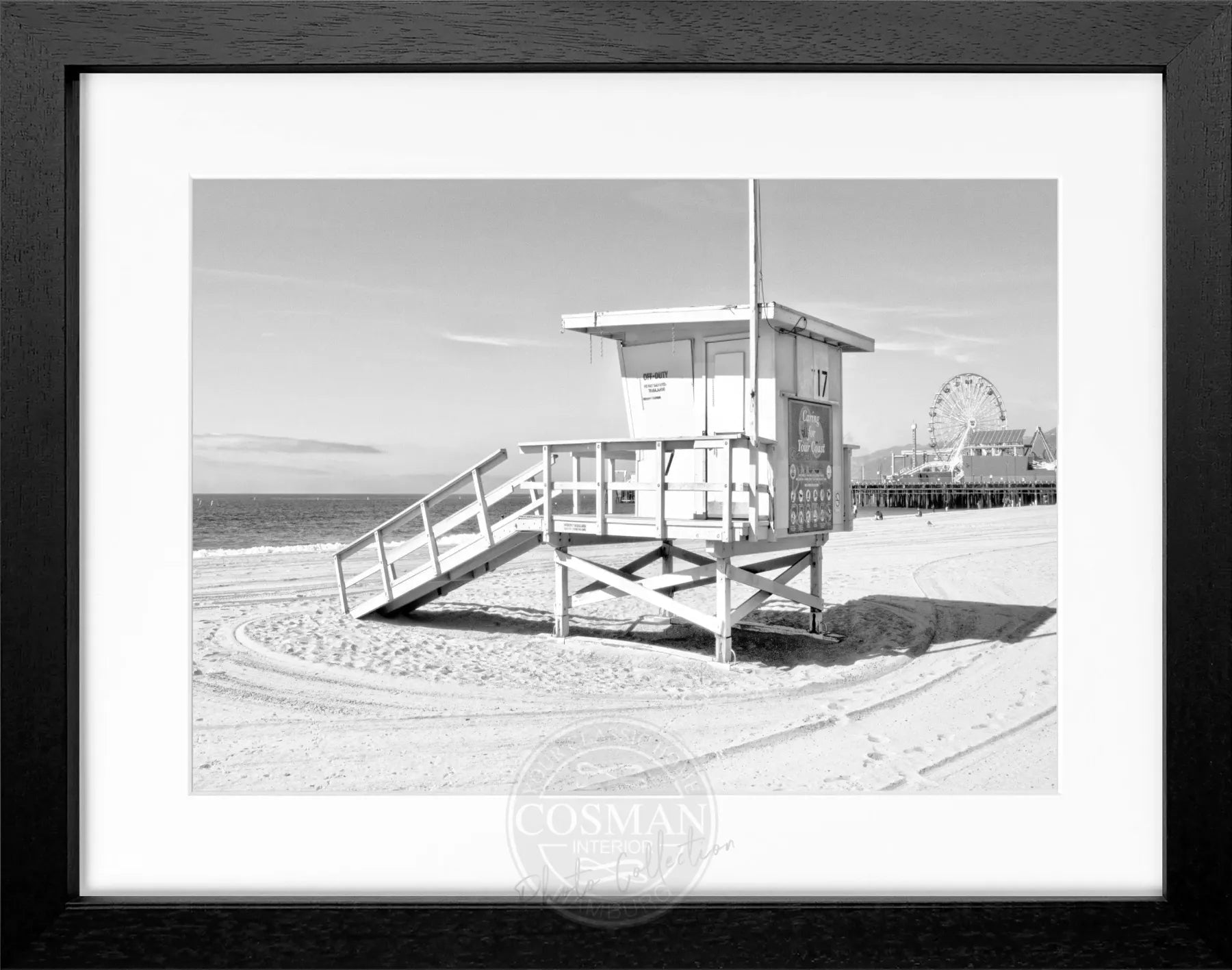 Schwarz-weiß Poster mit Rahmen, Kalifornien Santa Monica Beach Lifeguard, von Cosman-Photocollection, 31x25 cm, Wanddekoration