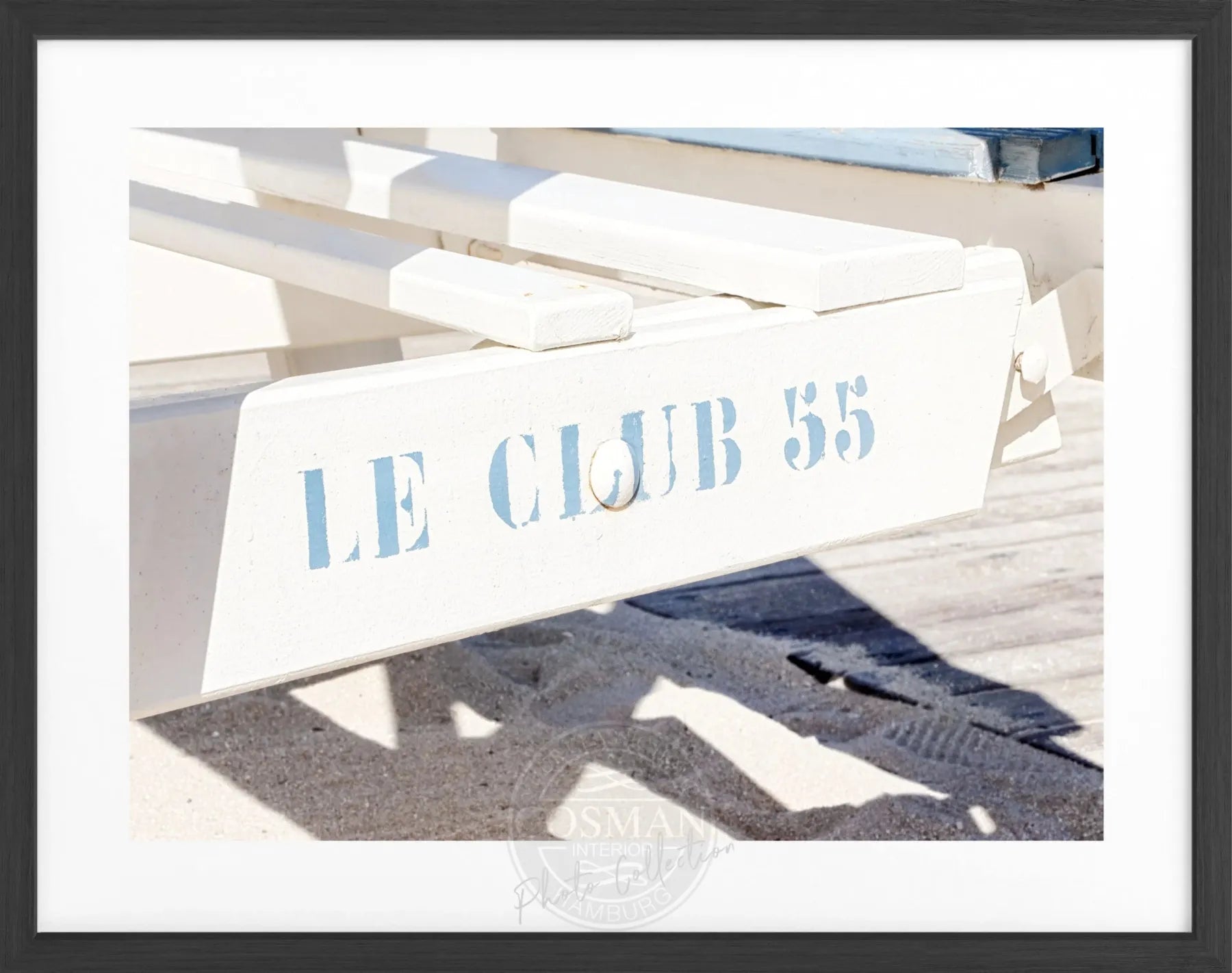 Schwarz-weiß Poster mit Rahmen von Cosman-Photocollection, Motiv 'Le Club 55' in Saint Tropez, 31x25 cm, stilvolle Wanddekoration