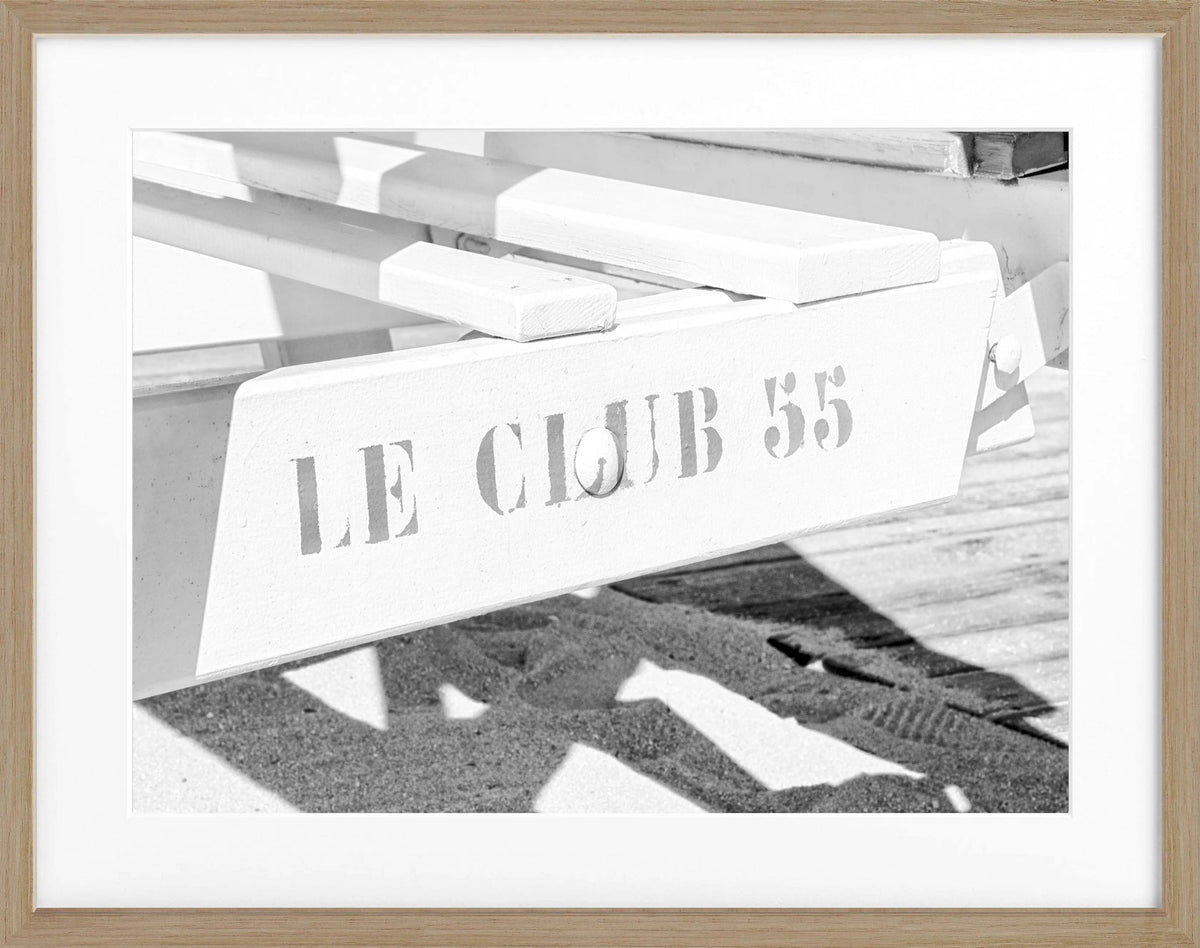 Schwarz-weiß Poster mit Rahmen ’Le Club 55’ Saint Tropez, 31x25cm, von Cosman-Photocollection, stilvolles Strandmotiv