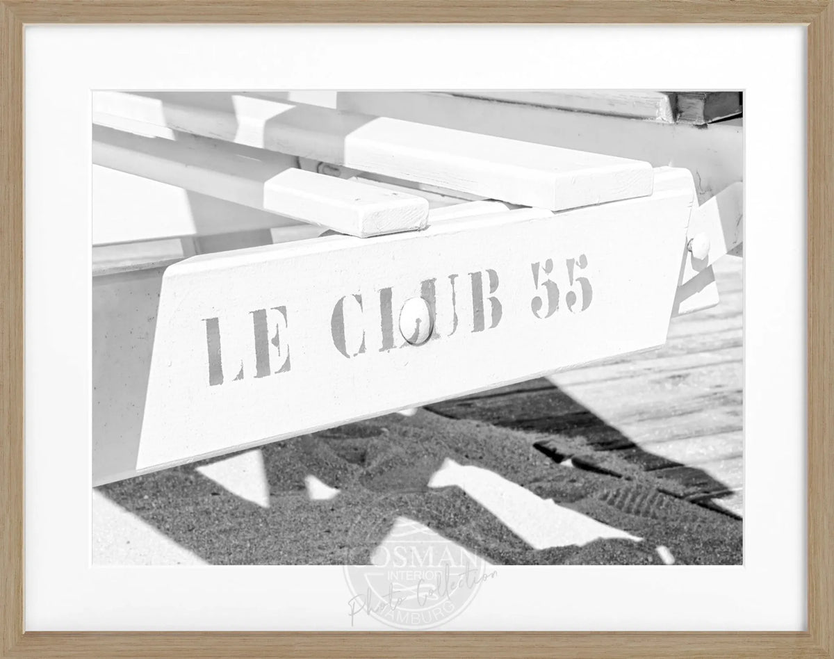 Schwarz-weiß Poster mit Rahmen ’Le Club 55’ Saint Tropez, 31x25cm, von Cosman-Photocollection, stilvolles Strandmotiv