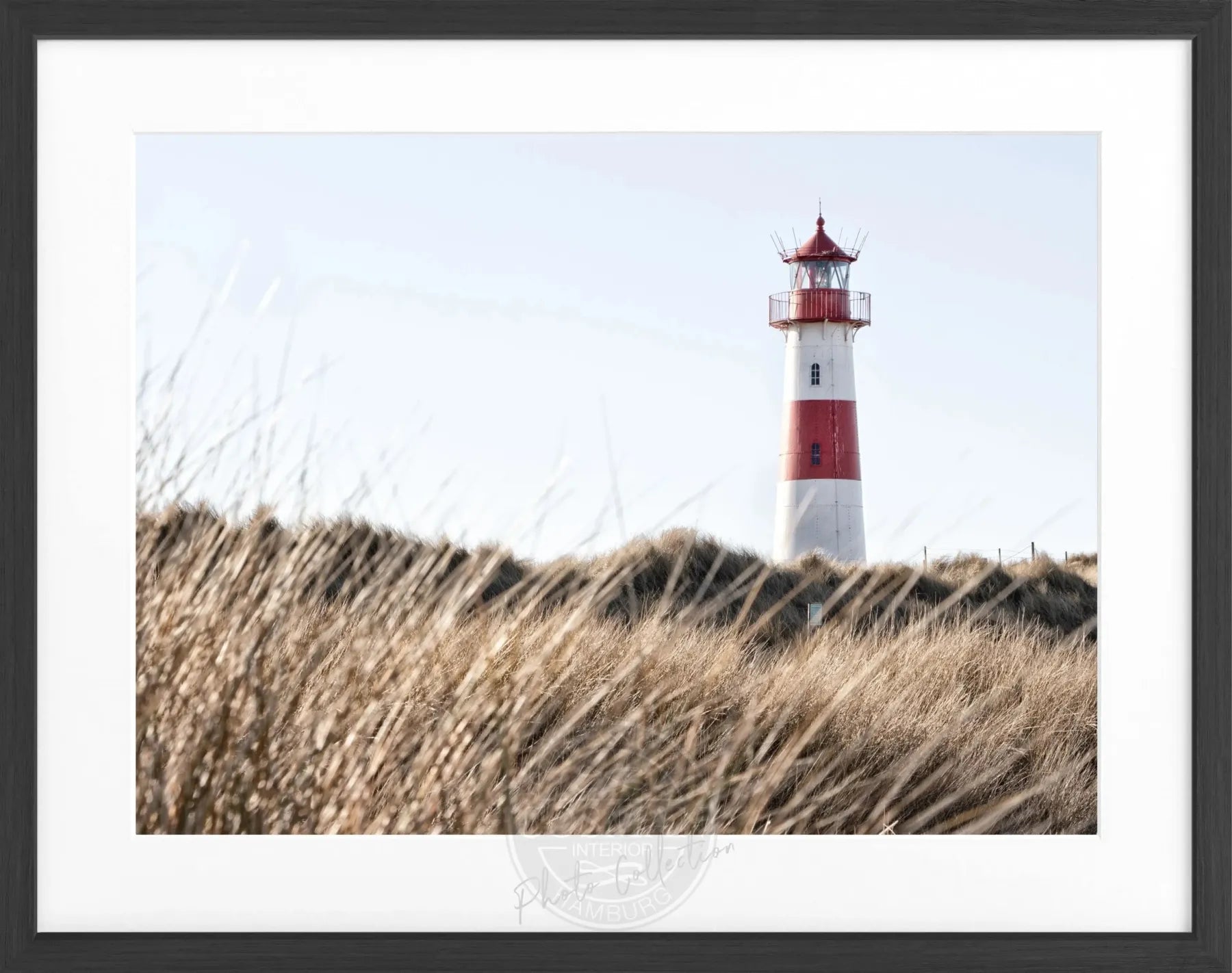 Schwarz-weiß Poster mit Rahmen, Lister Leuchtturm Sylt, von Cosman-Photocollection, 31x25 cm, maritimes Meeresmotiv