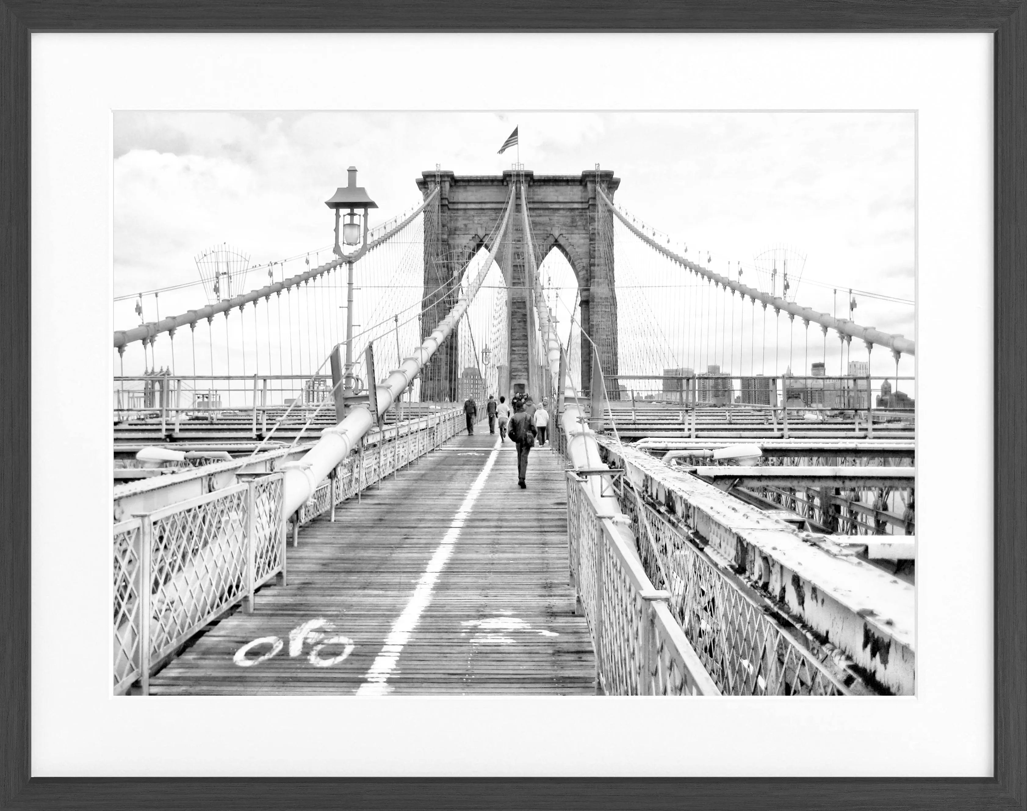 Schwarz-weiß Poster mit Rahmen von Cosman-Photocollection, Brooklyn Bridge in New York, 31x25 cm, urbanes Stadtmotiv