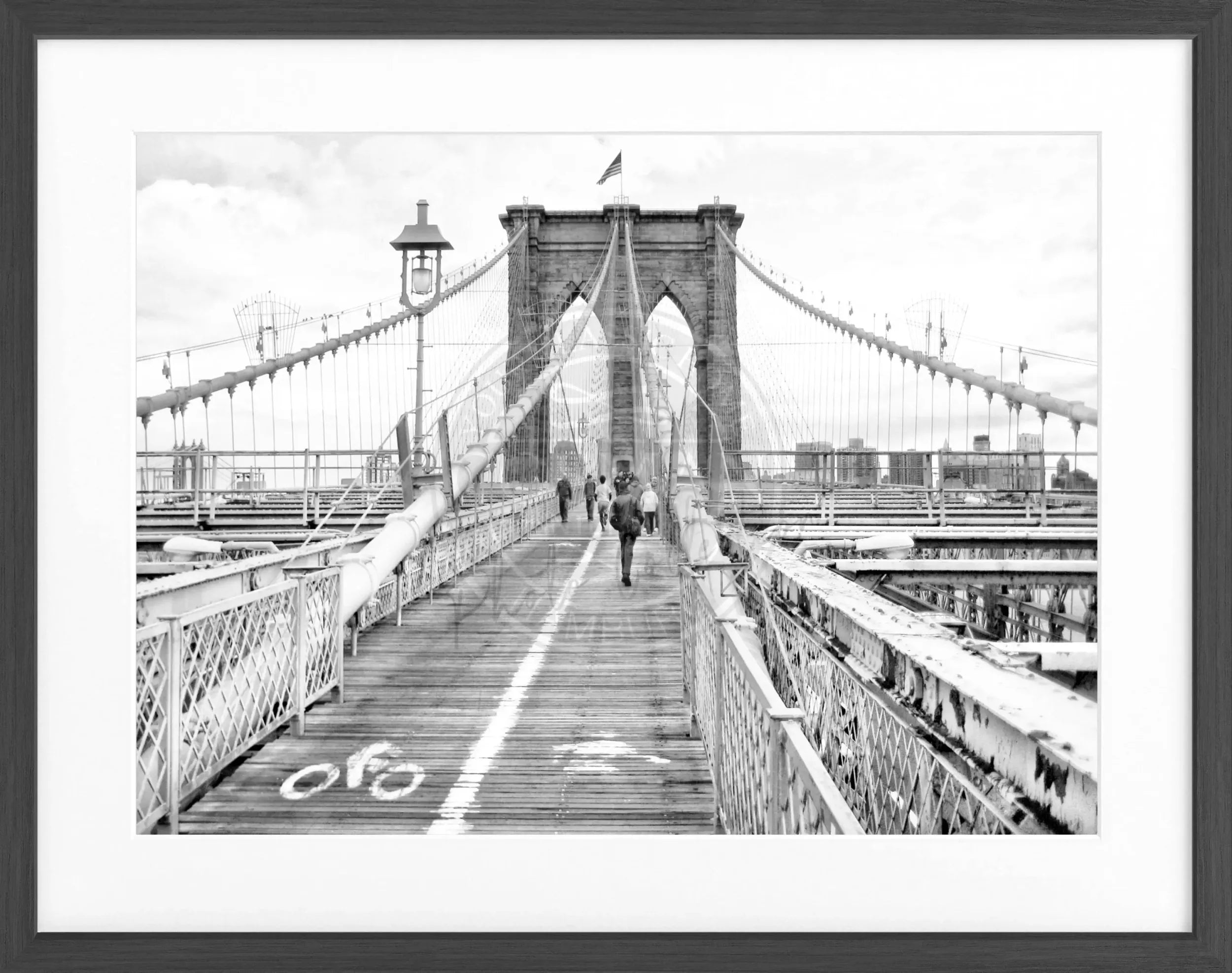 Schwarz-weiß Poster mit Rahmen von Cosman-Photocollection, Brooklyn Bridge in New York, 31x25 cm, urbanes Stadtmotiv