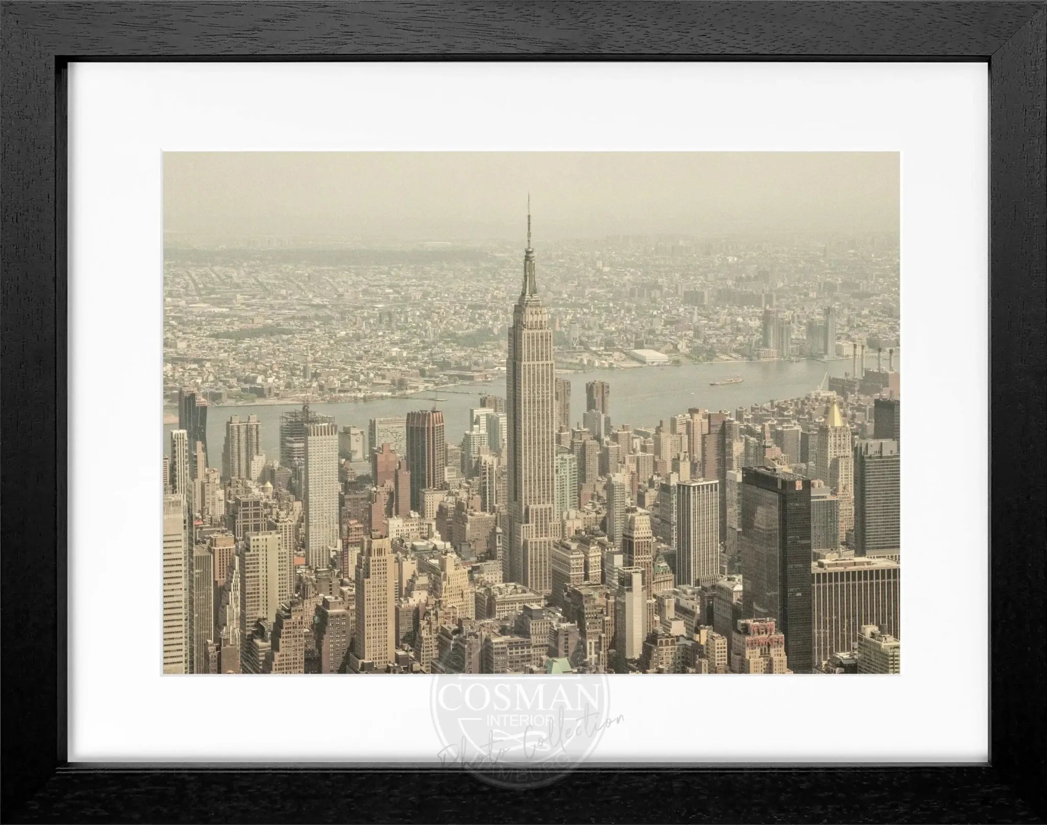 Schwarz-weiß Poster mit Rahmen von Cosman-Photocollection, Empire State Building in New York, Bildgröße 31x25 cm.