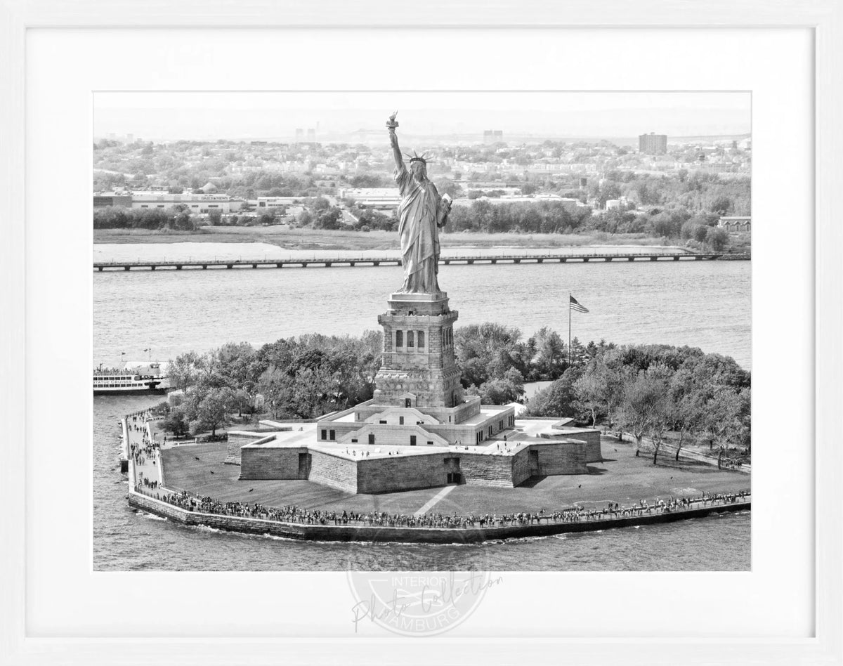 Schwarz-weiß Poster mit Rahmen von New York „Lady Liberty“ von Cosman-Photocollection, 31x25 cm, Wanddekoration.