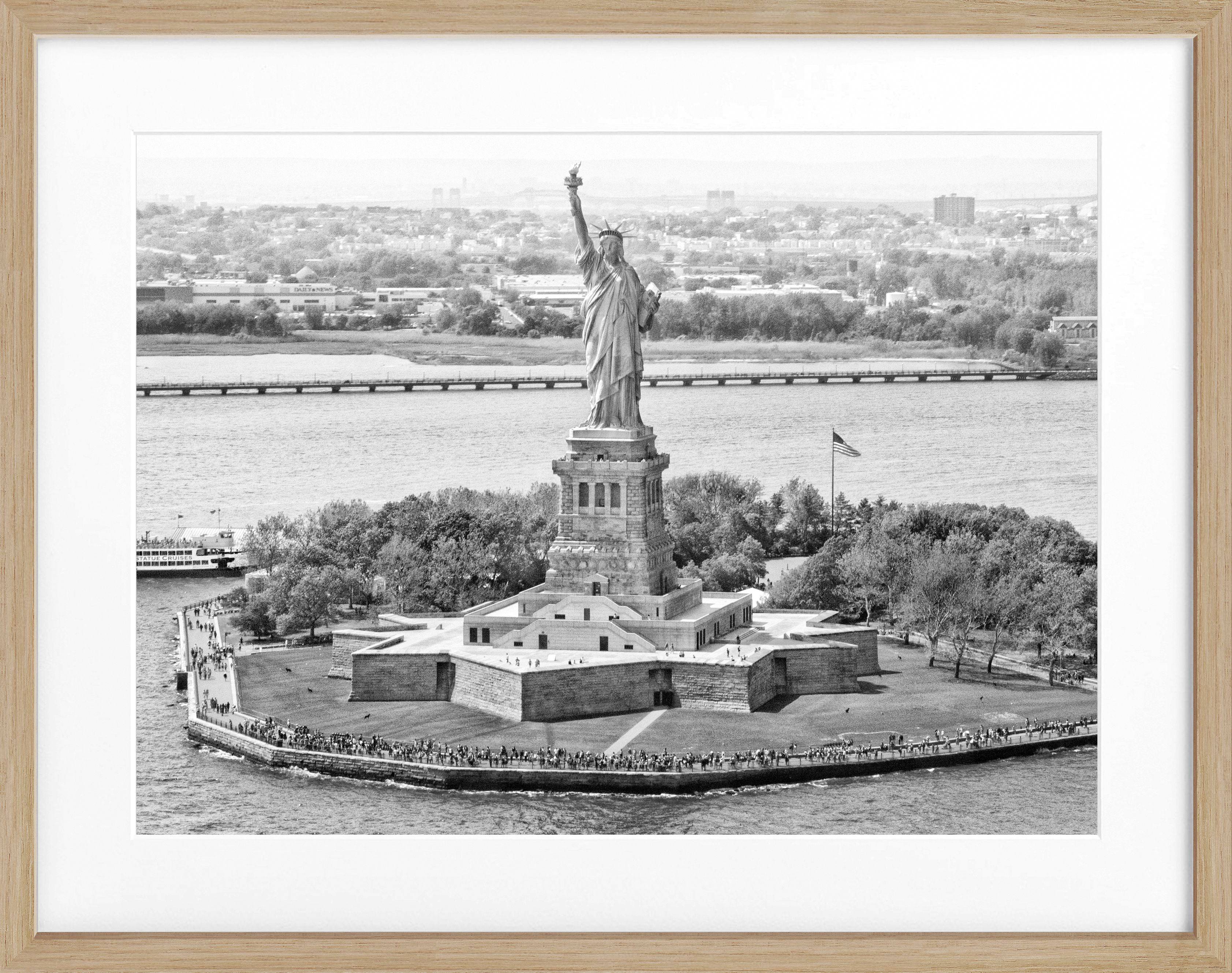 Poster mit Rahmen New York ’Lady Liberty’ NY36 by Cosman-Photocollection