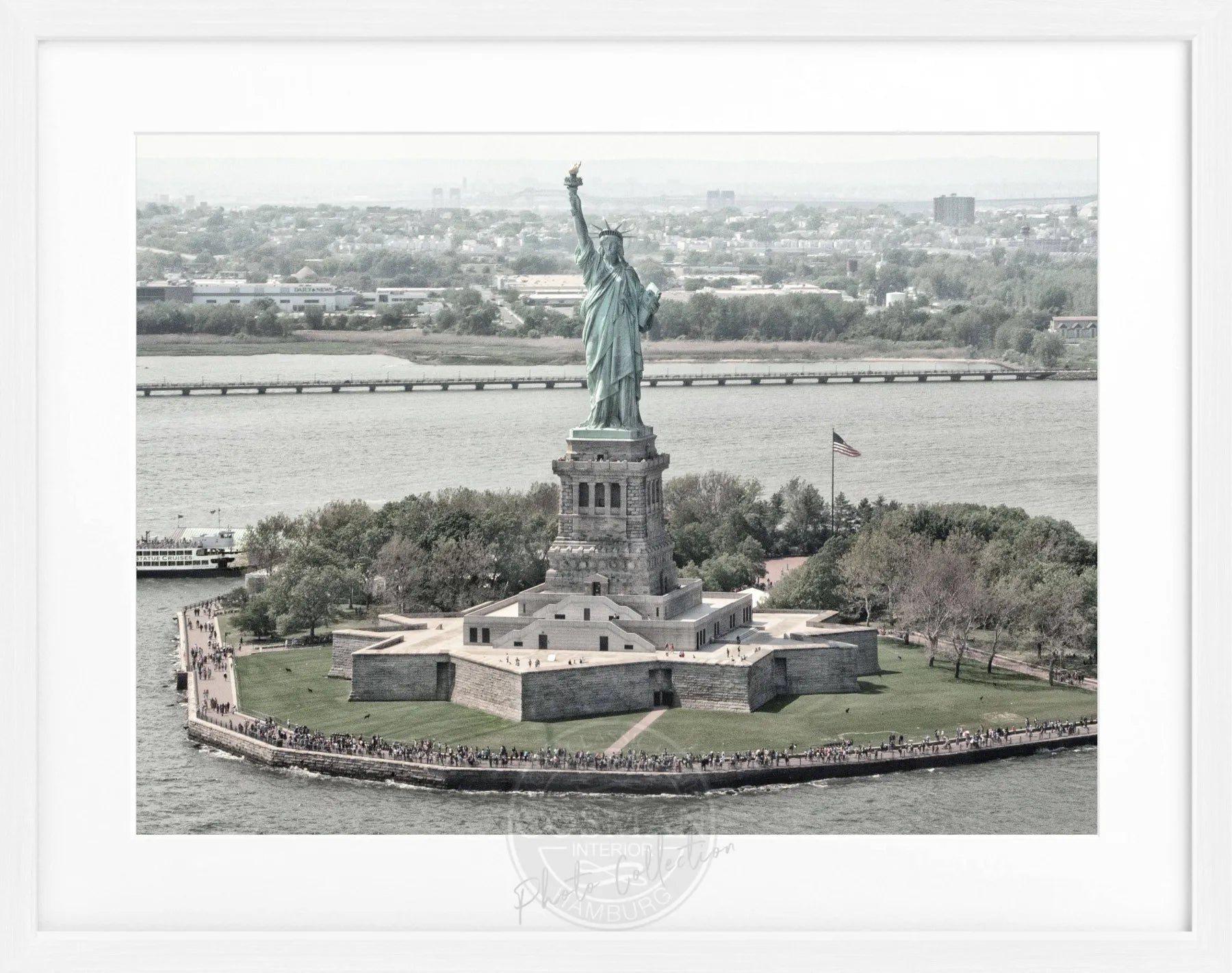 Schwarz-weiß Poster mit Rahmen, New York 'Lady Liberty', von Cosman-Photocollection, 31x25cm, stilvolle Wanddekoration