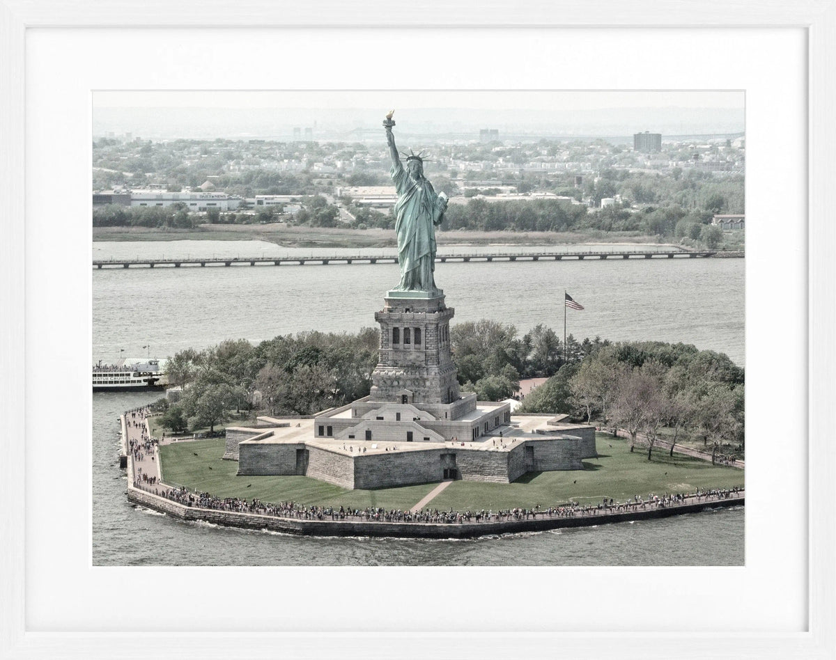 Schwarzweiß-Poster mit Rahmen, New York Lady Liberty Motiv, 31x25cm, von Cosman-Photocollection, Wanddekoration