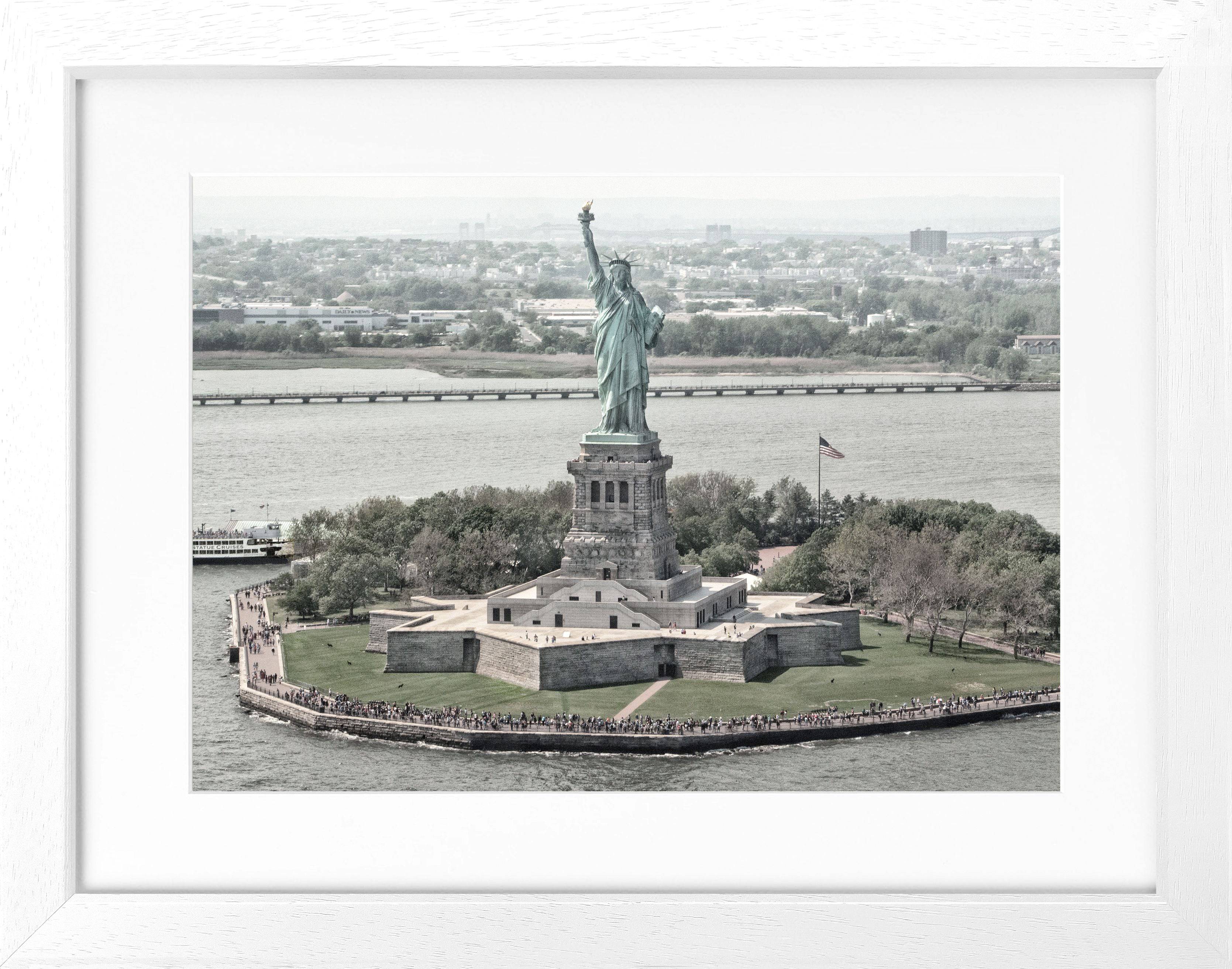 Poster mit Rahmen New York ’Lady Liberty’ NY36 by Cosman-Photocollection
