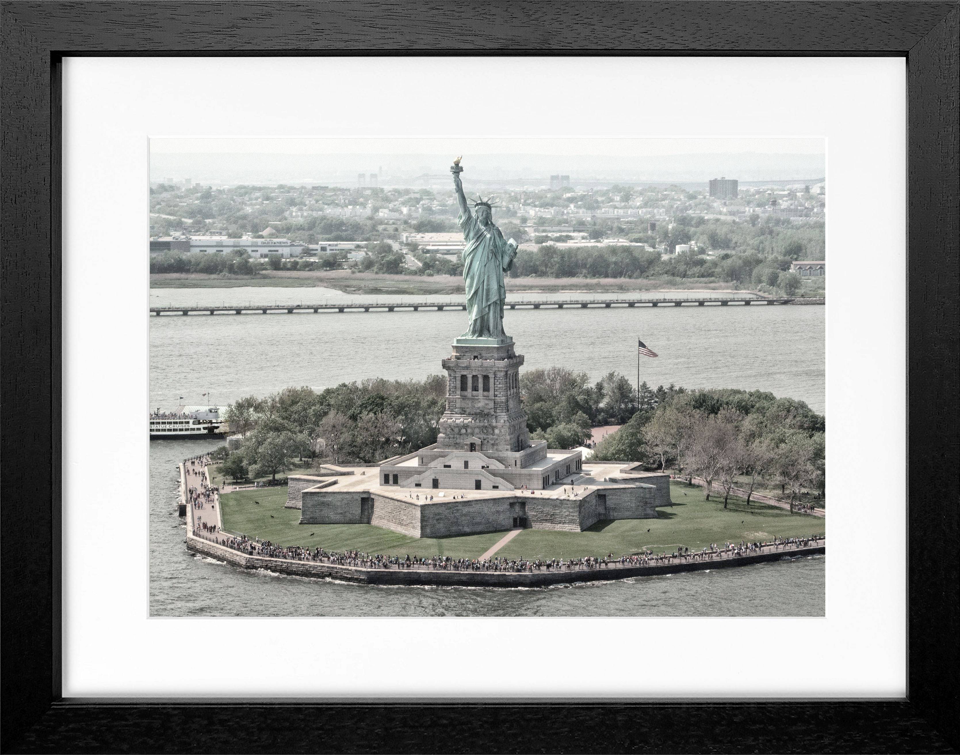 Poster mit Rahmen New York ’Lady Liberty’ NY36 by Cosman-Photocollection