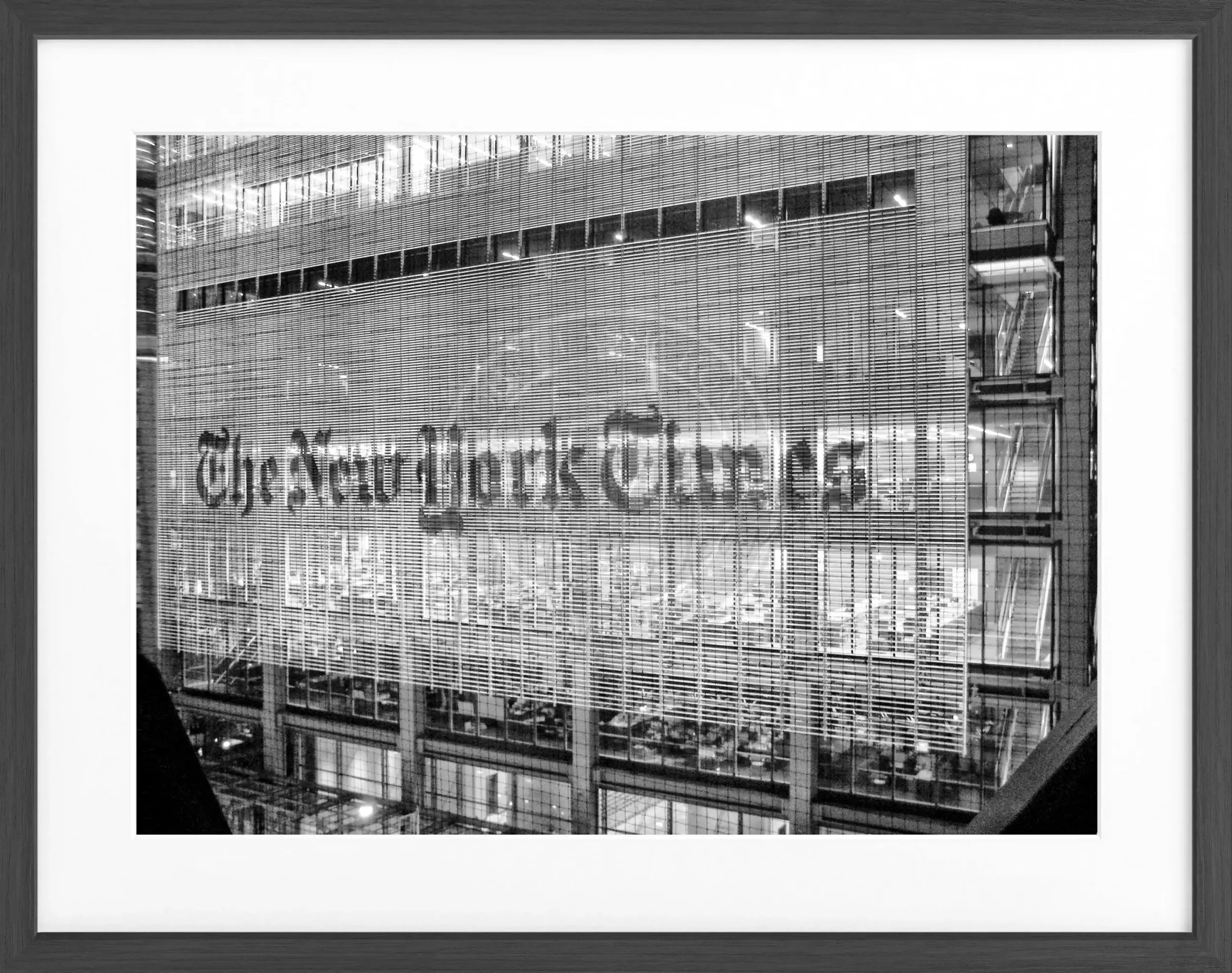 Schwarz-weiß Poster mit Rahmen, New York Times NY98, von Cosman-Photocollection, 31x25cm, urbanes Stadtmotiv