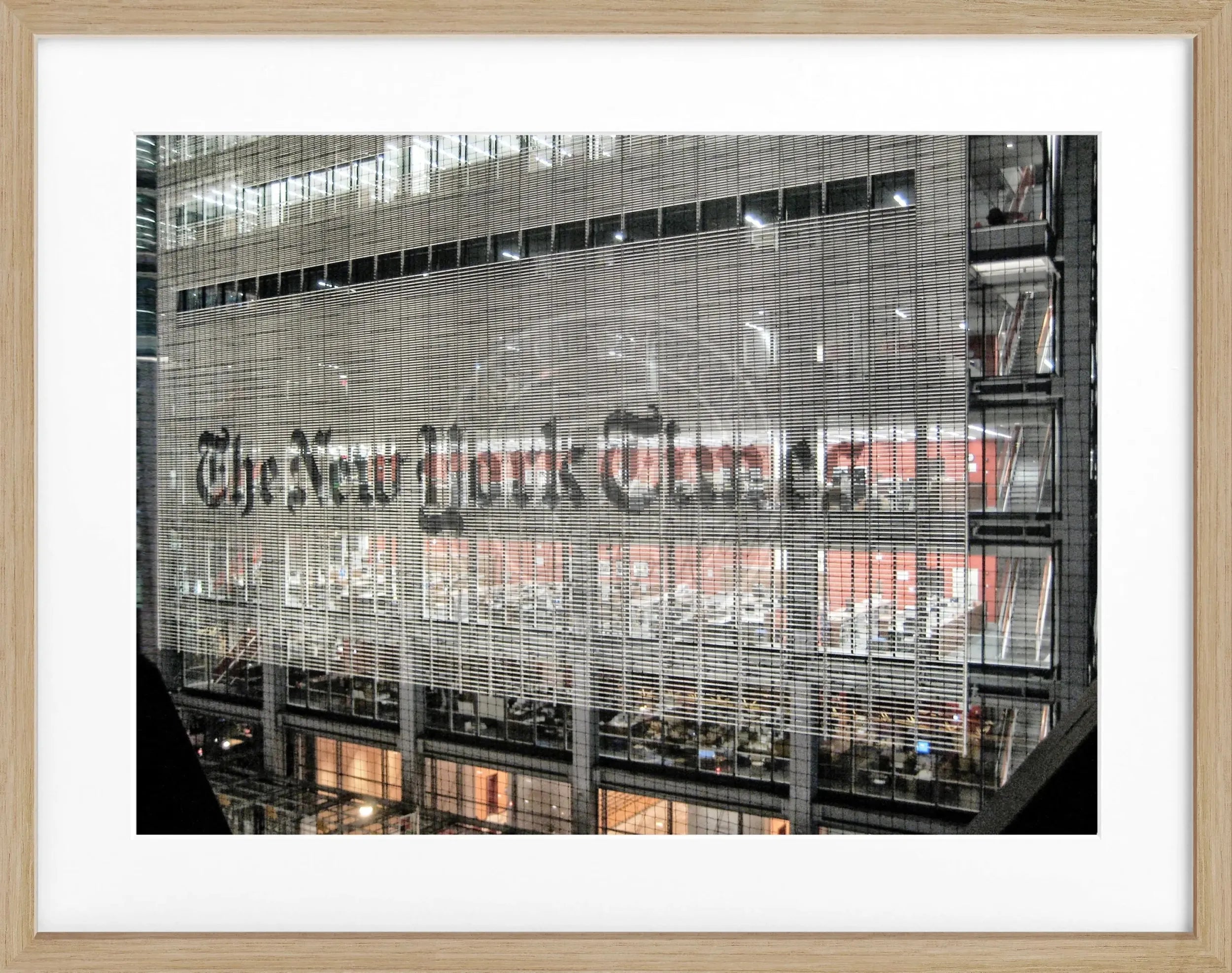 Schwarz-weiß Poster mit Rahmen, New York Times NY98, von Cosman-Photocollection, 31x25 cm, Wanddekoration.