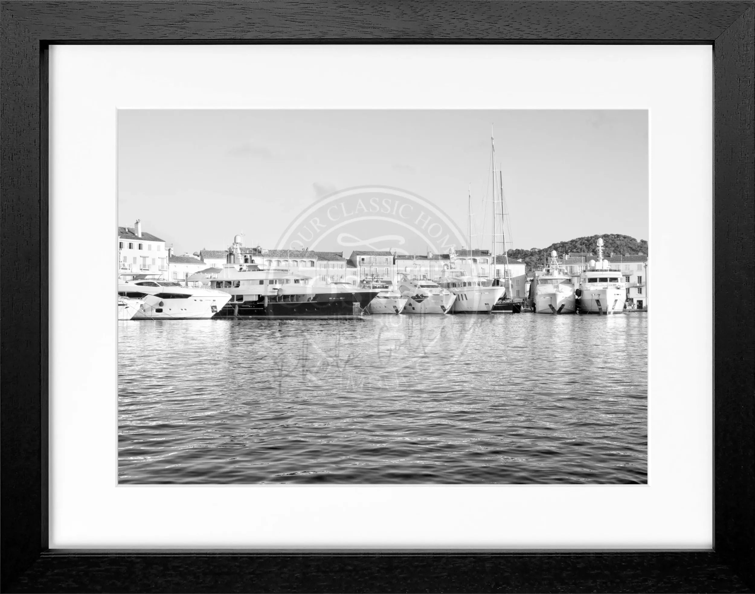Schwarz-weiß Poster mit Rahmen, Saint Tropez Hafen, Cosman-Photocollection, 31x25 cm, elegant Meeresblick, Wanddekoration