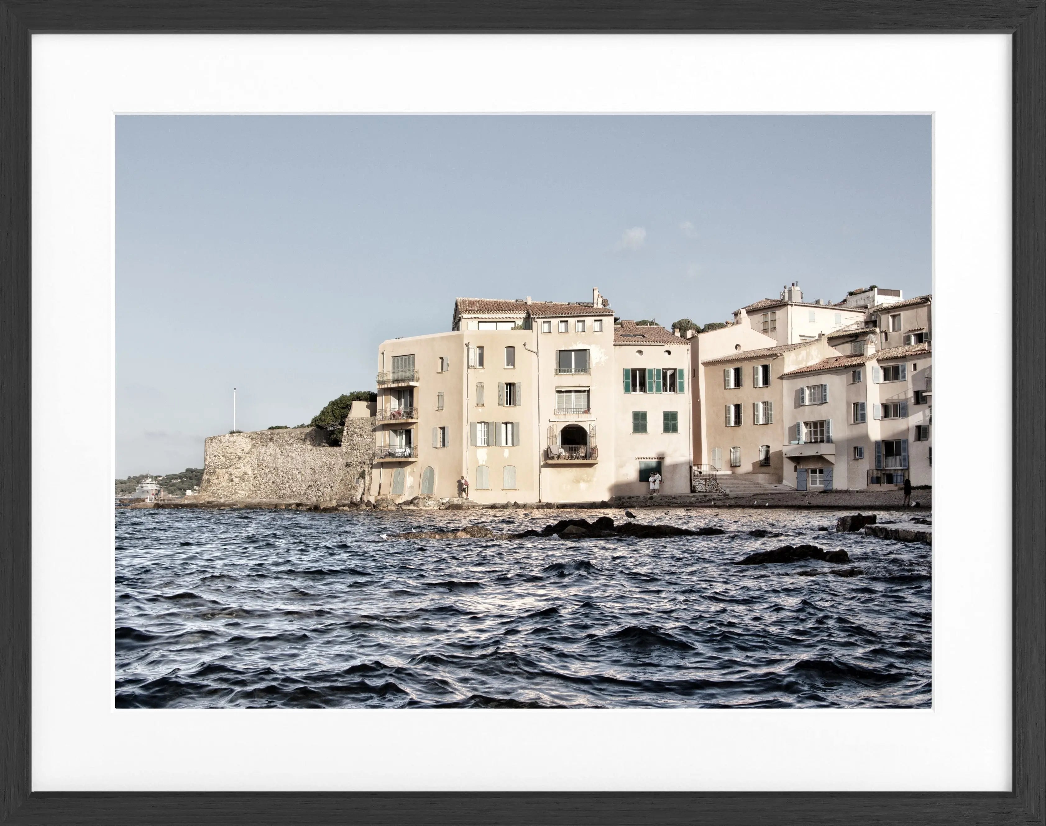 Schwarz-weiß Poster mit Rahmen von Saint Tropez, 31x25 cm, von Cosman-Photocollection, maritime Szene im Stil.