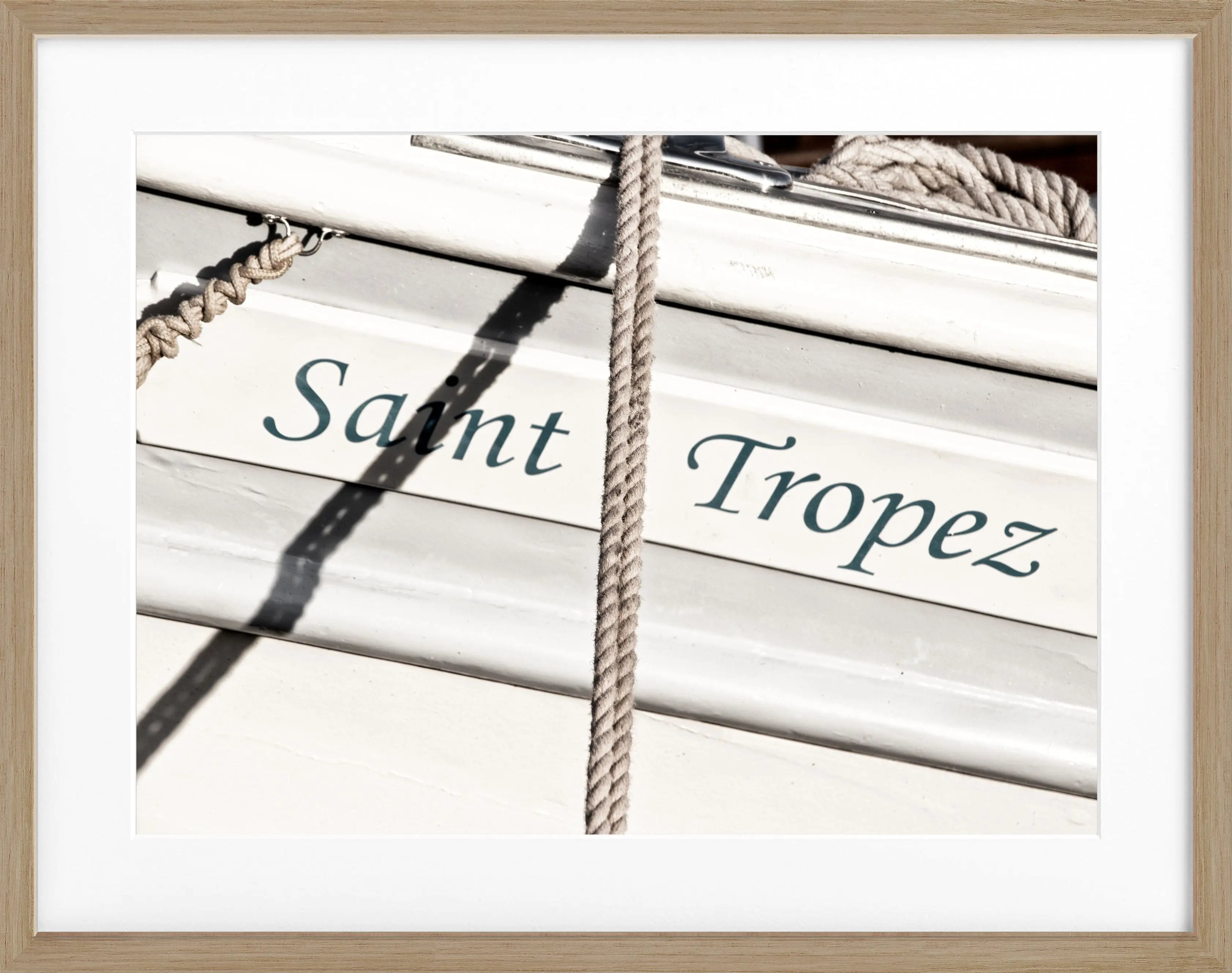 Schwarz-weißes Poster mit Rahmen, Segelboot-Motiv in Saint Tropez, von Cosman-Photocollection, 31x25cm, Kunstdruck.