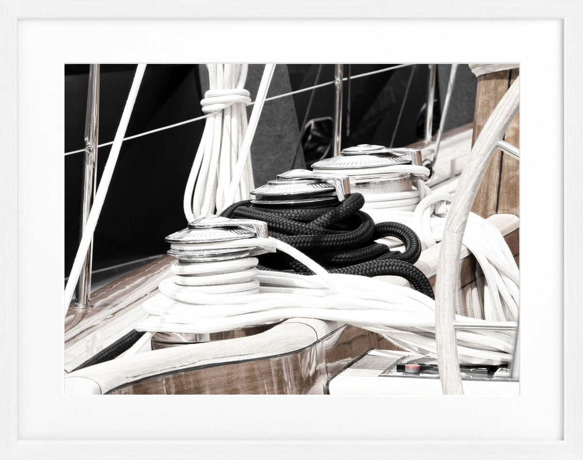 Schwarz-weiß Poster mit Rahmen, Segelboot in Saint Tropez, von Cosman-Photocollection, 31x25 cm, maritime Dekoration