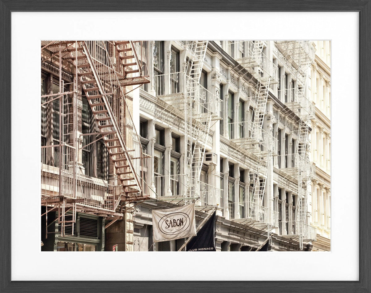 Schwarz-weiß Poster mit Rahmen ’SOHO’ von Cosman-Photocollection, New York Stadtmotiv, 31x25 cm