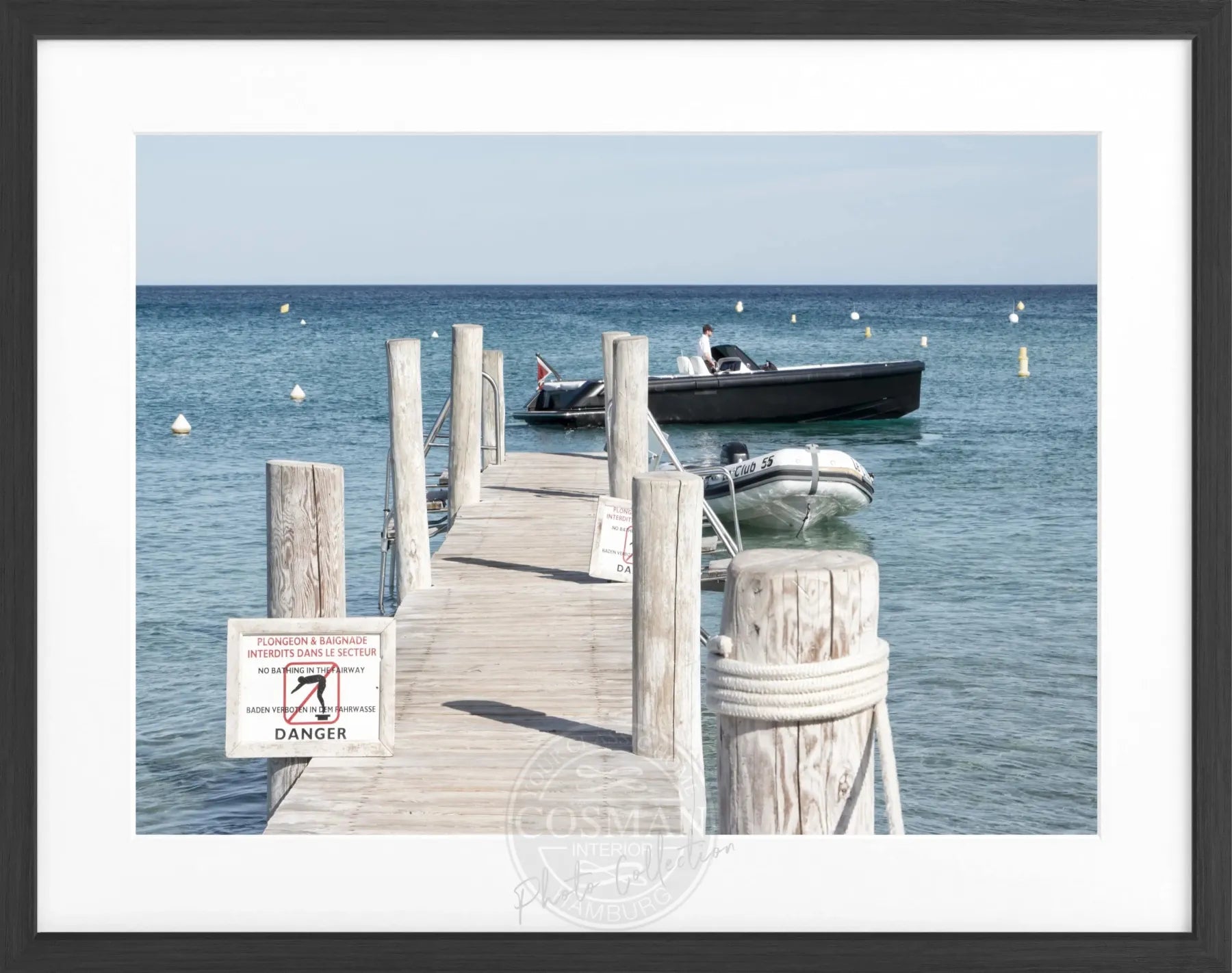 Schwarz-Weiß-Poster mit Rahmen 'Steg Le Club 55' Saint Tropez, 31x25cm, von Cosman-Photocollection, elegantes Wandbild