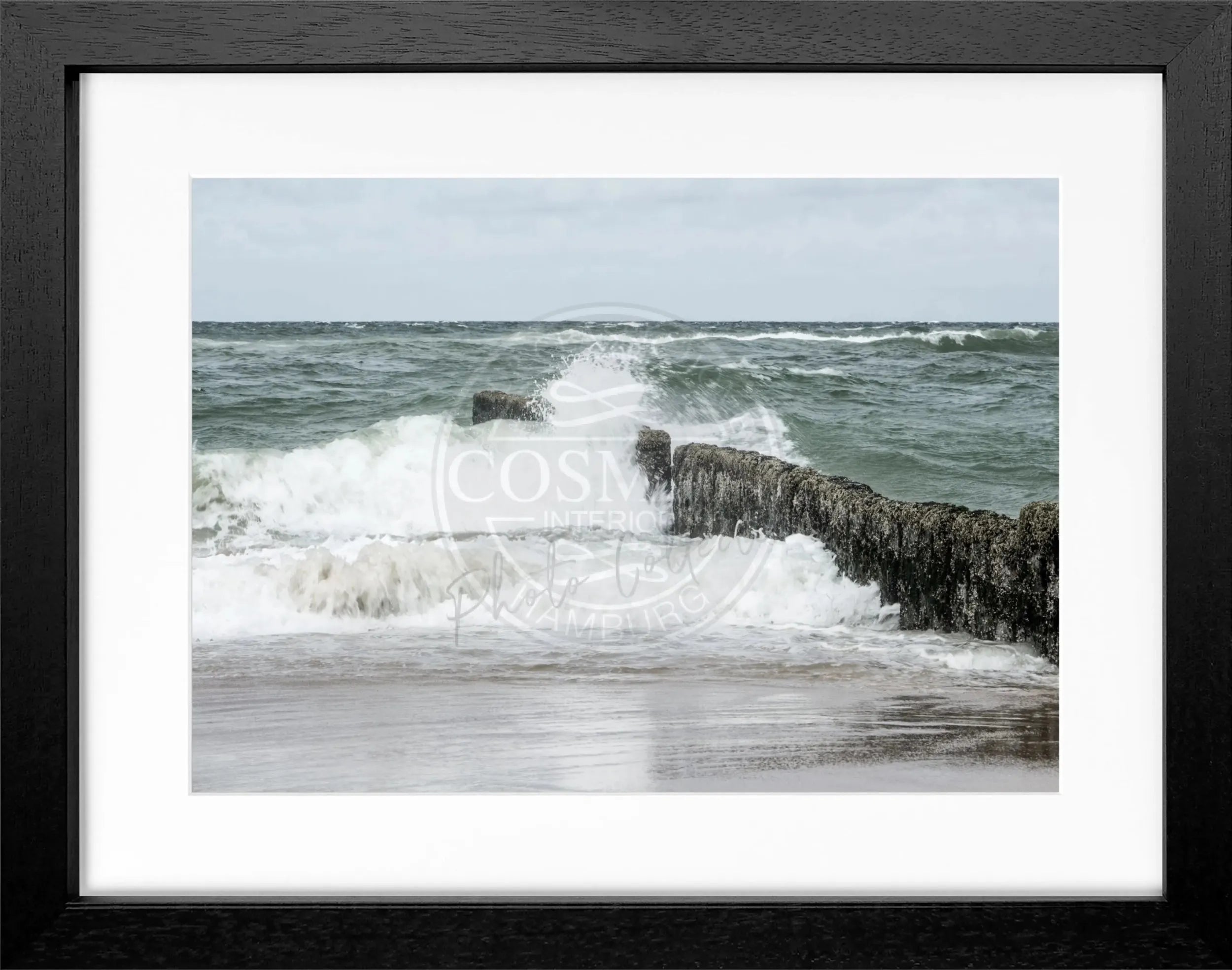 Schwarz-weiß Poster mit Rahmen von Cosman-Photocollection, Motiv der Buhne auf Sylt, 31x25cm