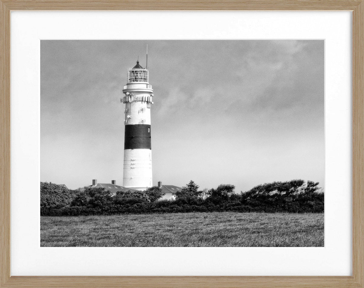 Schwarz-weiß Poster mit Rahmen von Sylt Leuchtturm Kampen, von Cosman-Photocollection, Motiv in 31x25cm, dekoratives Seebild
