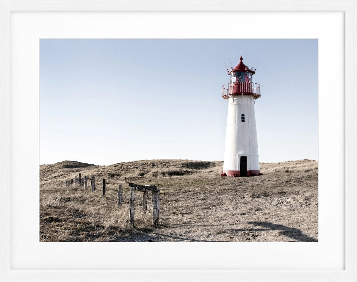 Schwarz-weiß Poster mit Rahmen von Cosman-Photocollection, Leuchtturm List auf Sylt, 31x25 cm, Wanddekoration