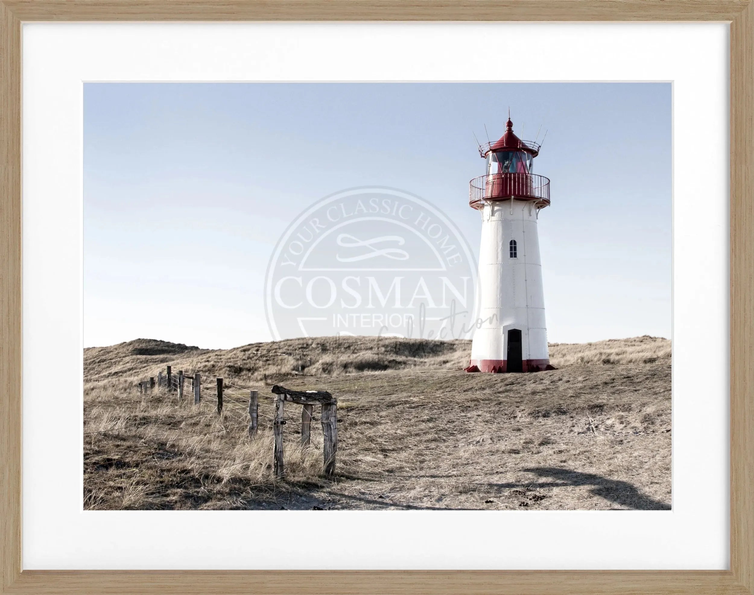 Schwarz-weiß Poster mit Rahmen, zeigt den Leuchtturm List auf Sylt aus der Cosman-Photocollection, 31x25cm.