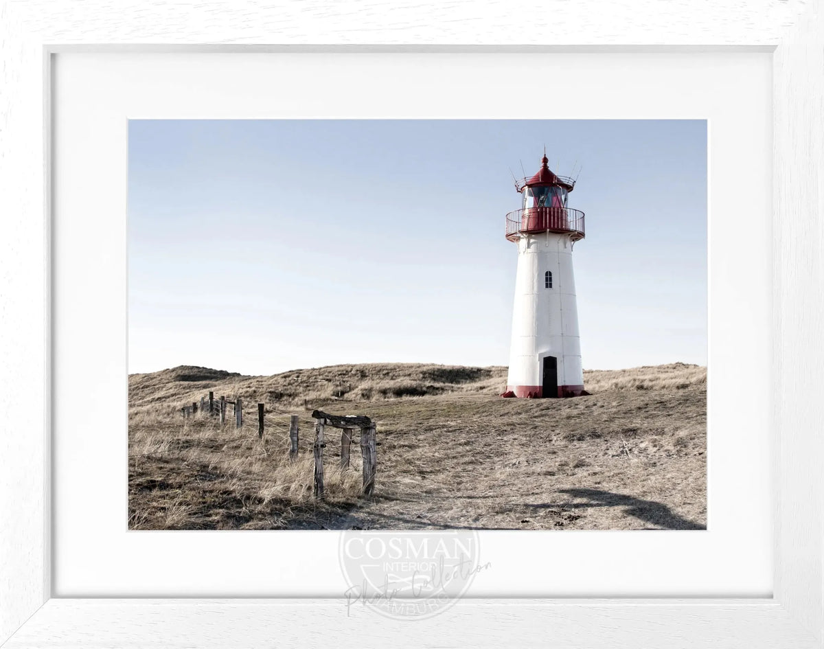 Schwarz-weiß Poster mit Rahmen von Cosman-Photocollection, zeigt den Leuchtturm List auf Sylt, Maße 31x25 cm, stilvolle Wanddekoration