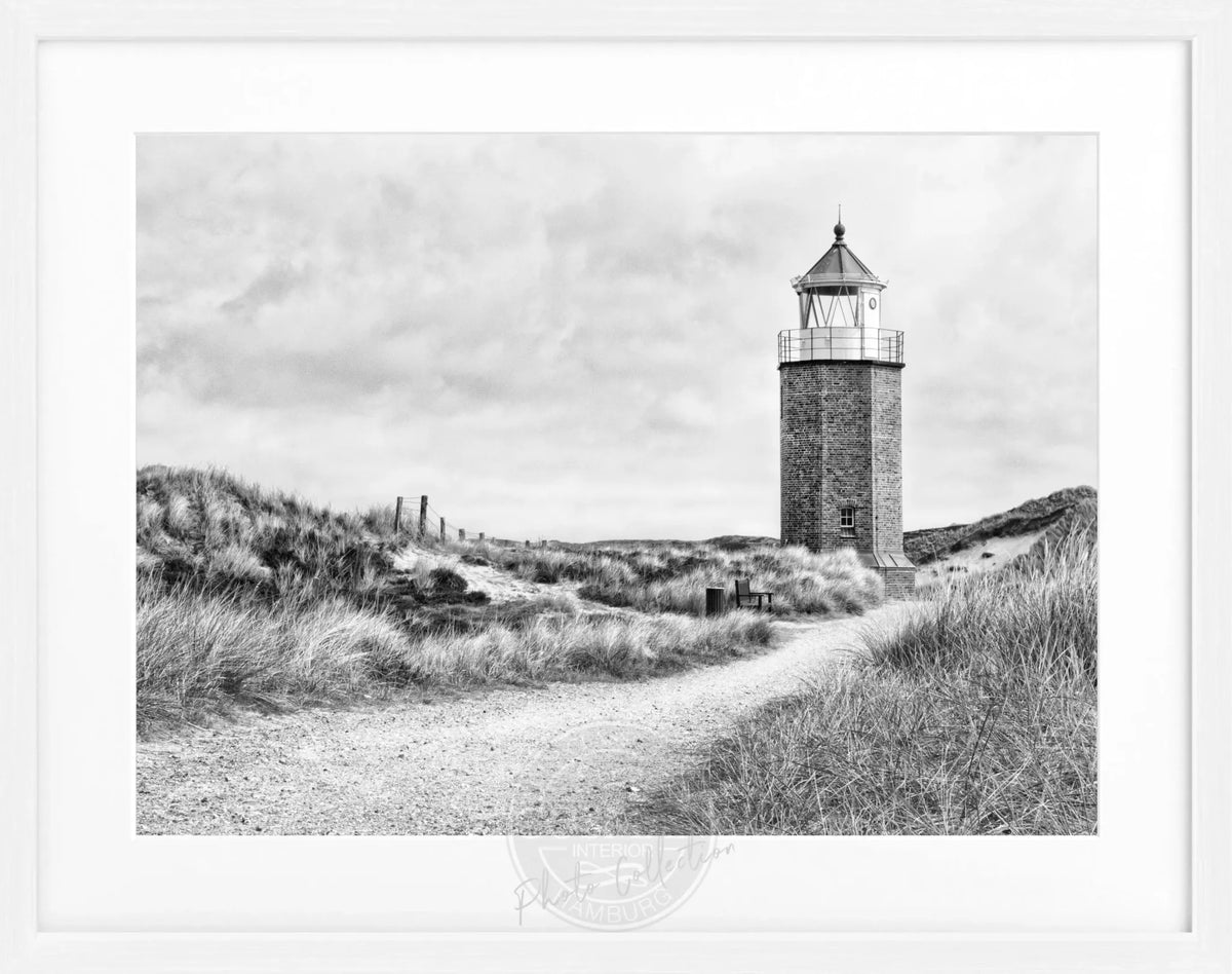 Schwarz-weiß Poster mit Rahmen, zeigt den Leuchtturm am Roten Kliff auf Sylt, von Cosman-Photocollection, 31x25 cm