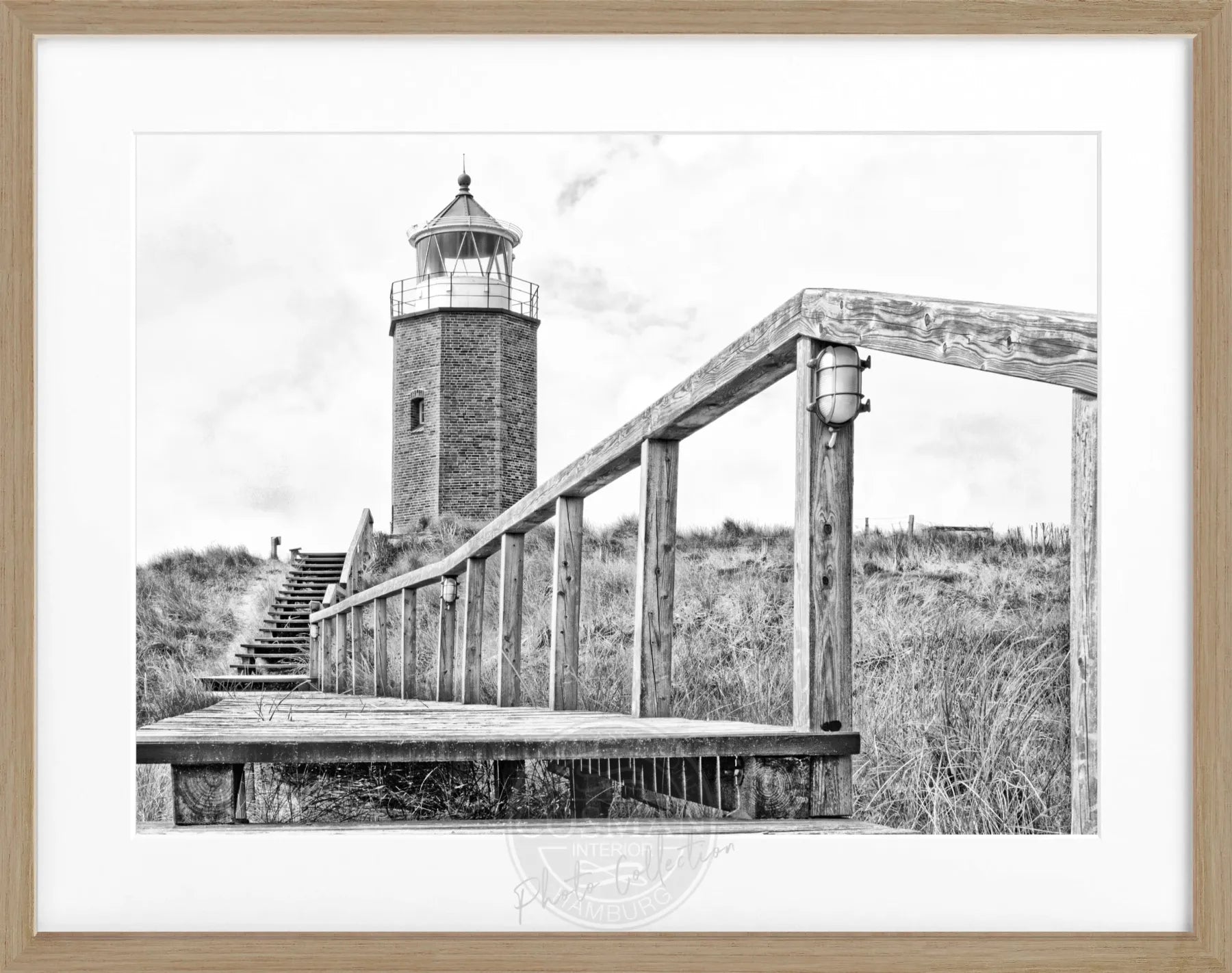 Schwarz-weiß Poster mit Rahmen, Sylt Leuchtturm ’Rotes Kliff’ von Cosman-Photocollection, 31x25 cm, fotografisches Wandbild