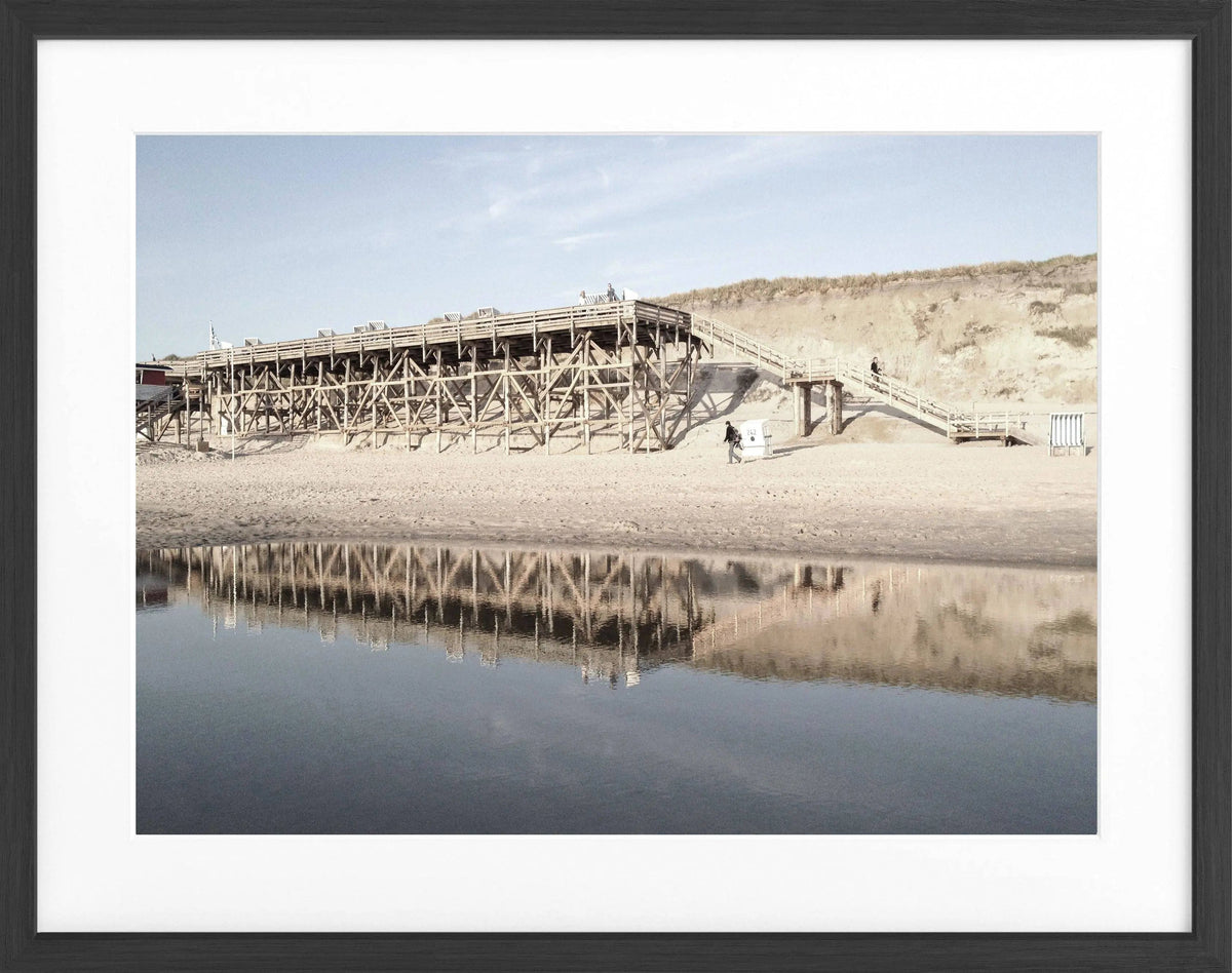 Schwarz-weiß Poster mit Rahmen, zeigt den Strand Kampen auf Sylt, von Cosman-Photocollection, 31x25 cm, dekoratives Wandbild
