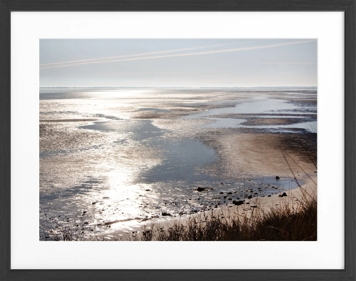 Schwarz-weiß Poster mit Rahmen von Sylt ’Wattenmeer’ von Cosman-Photocollection, 31x25 cm, Meereslandschaft an der Küste