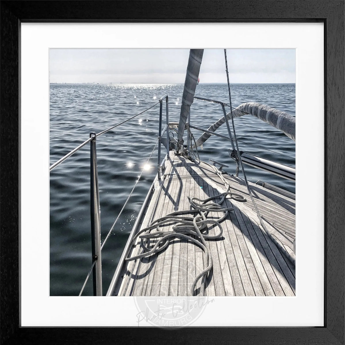 Schwarz-weiß Poster mit Rahmen, Segelboot-Motiv, 55x55cm, von Cosman-Photocollection, quadratisch, stilvolle Wanddekoration