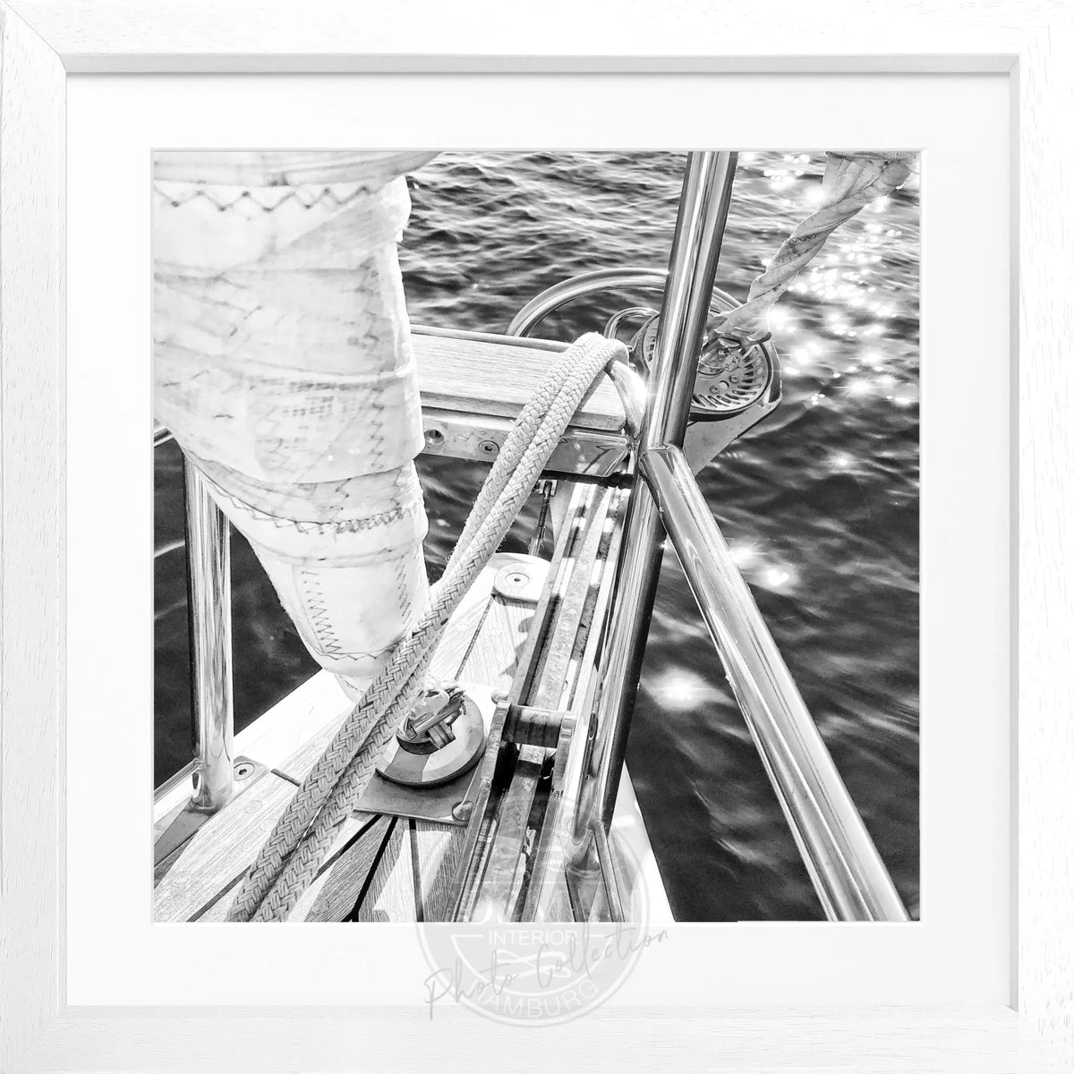 Schwarz-weiß Poster mit Rahmen, Segelboot Motiv, von Cosman-Photocollection, quadratisch 55x55cm, elegantes Seefahrer-Design