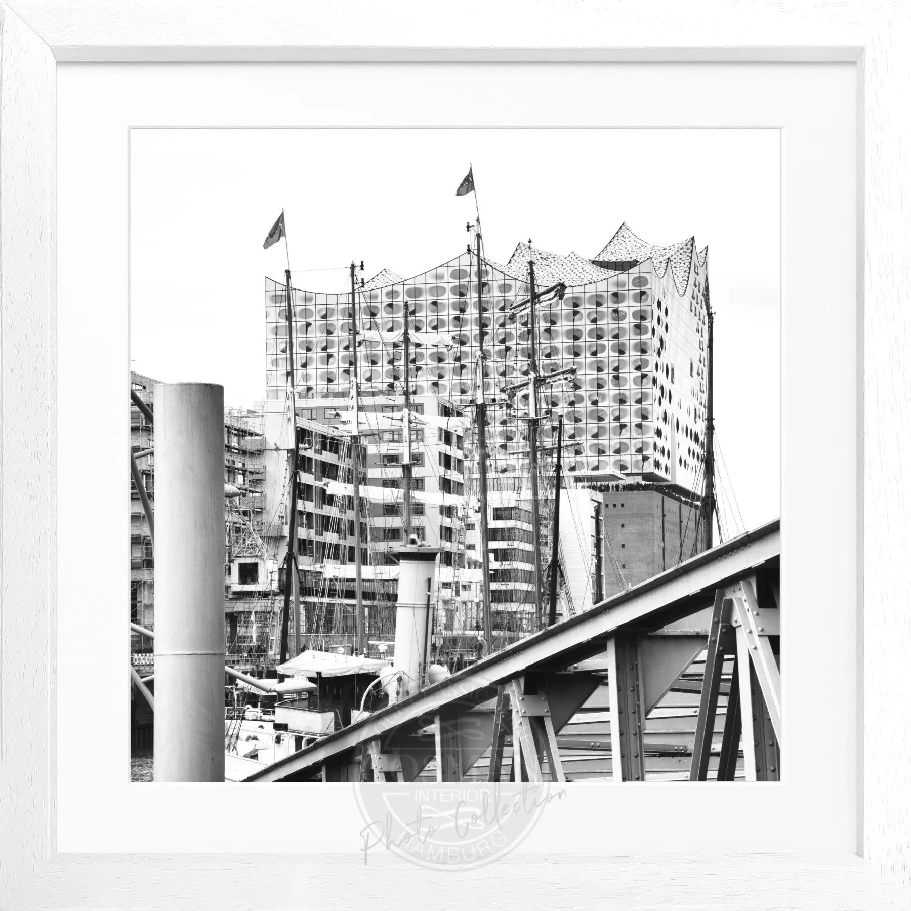 Schwarz-weißes Poster mit Rahmen, Hamburg Elphi, von Cosman-Photocollection, quadratisch 55x55cm, Wanddekoration