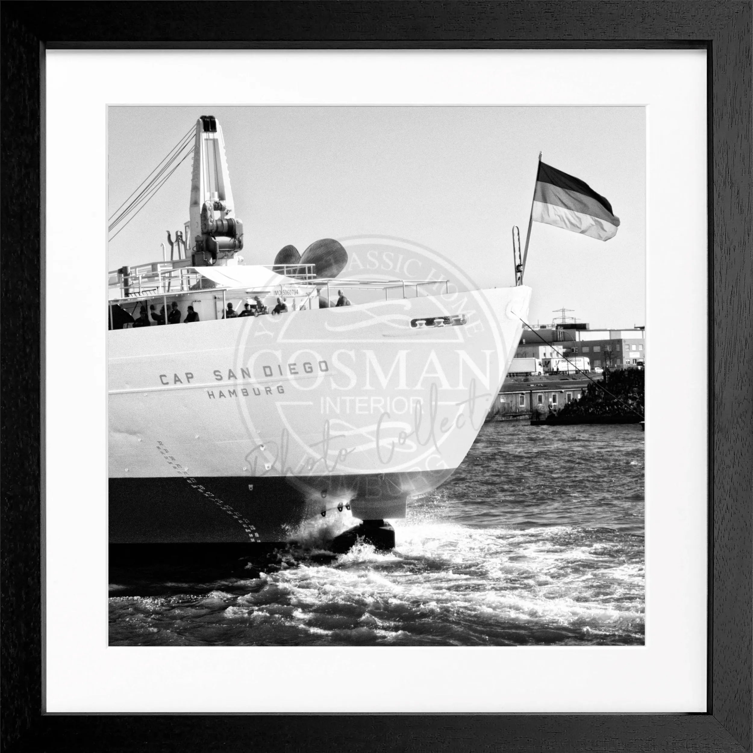 Schwarz-weiß Poster mit Rahmen, Hamburg Hafen Cap San Diego, von Cosman-Photocollection, 55x55 cm, maritime Atmosphäre