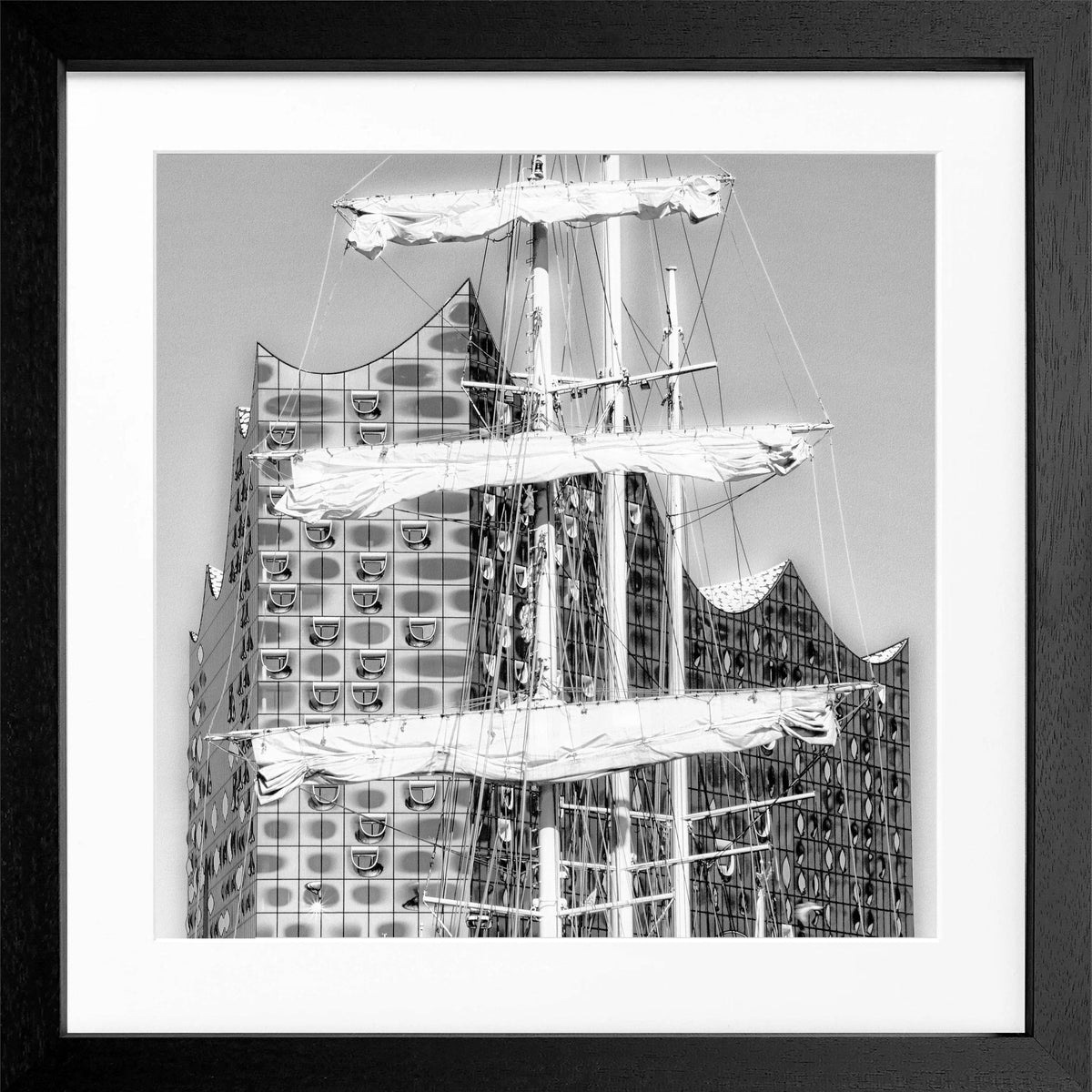Schwarz-weiß Poster mit Rahmen, Hamburg Hafen, von Cosman-Photocollection, im quadratischen Format 55x55 cm, urbanes Hafenbild