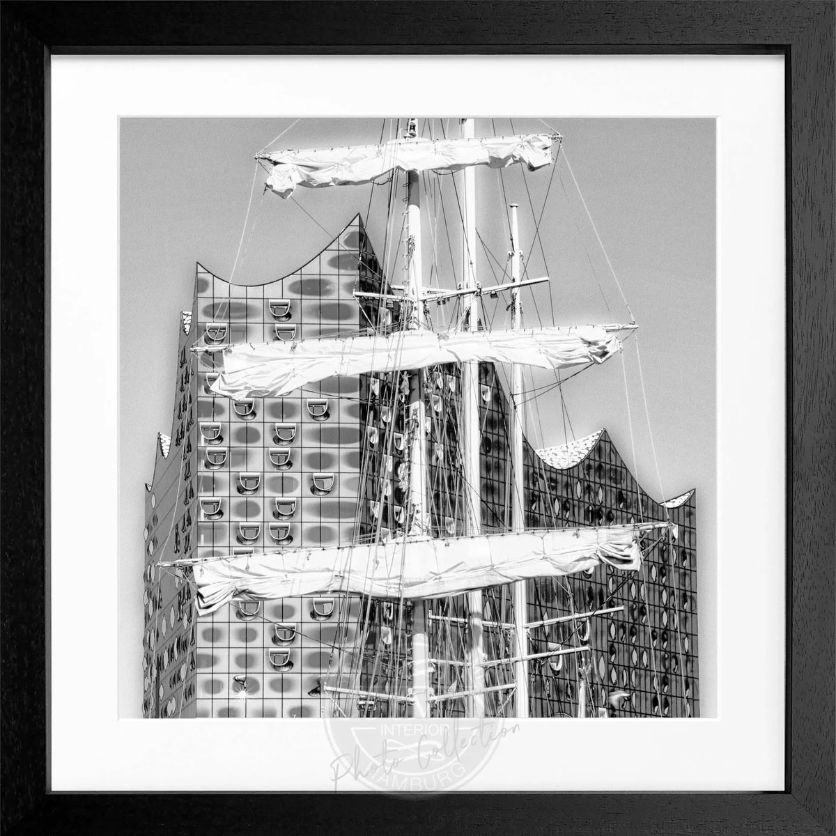 Schwarz-weiß Poster mit Rahmen, Hamburg Hafen, von Cosman-Photocollection, im quadratischen Format 55x55 cm, urbanes Hafenbild
