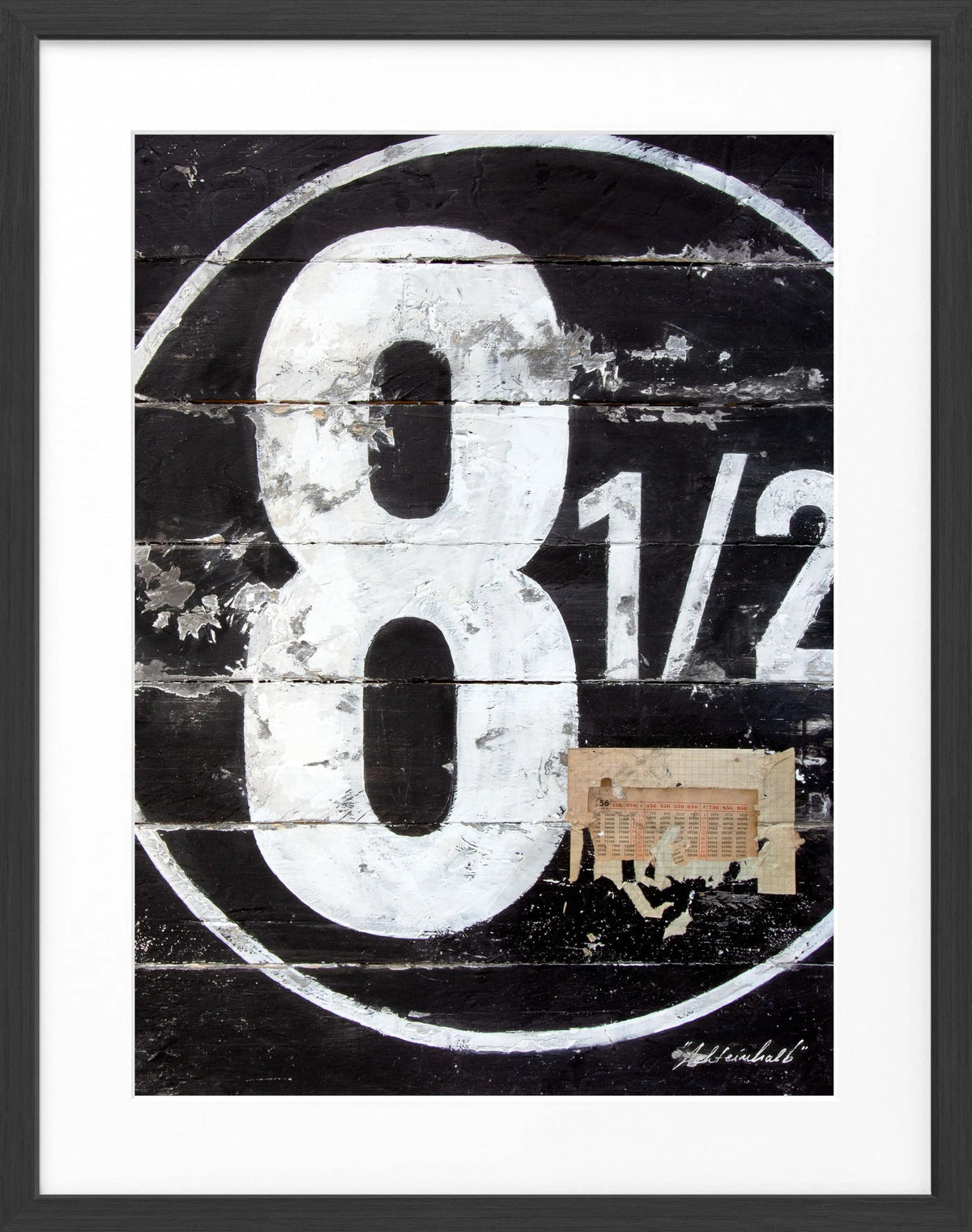 Schwarz-weiß Poster mit Rahmen ’achteinhalb’ GM15 von Cosman-Photocollection, 25x31 cm, mit farbigem Motiv.