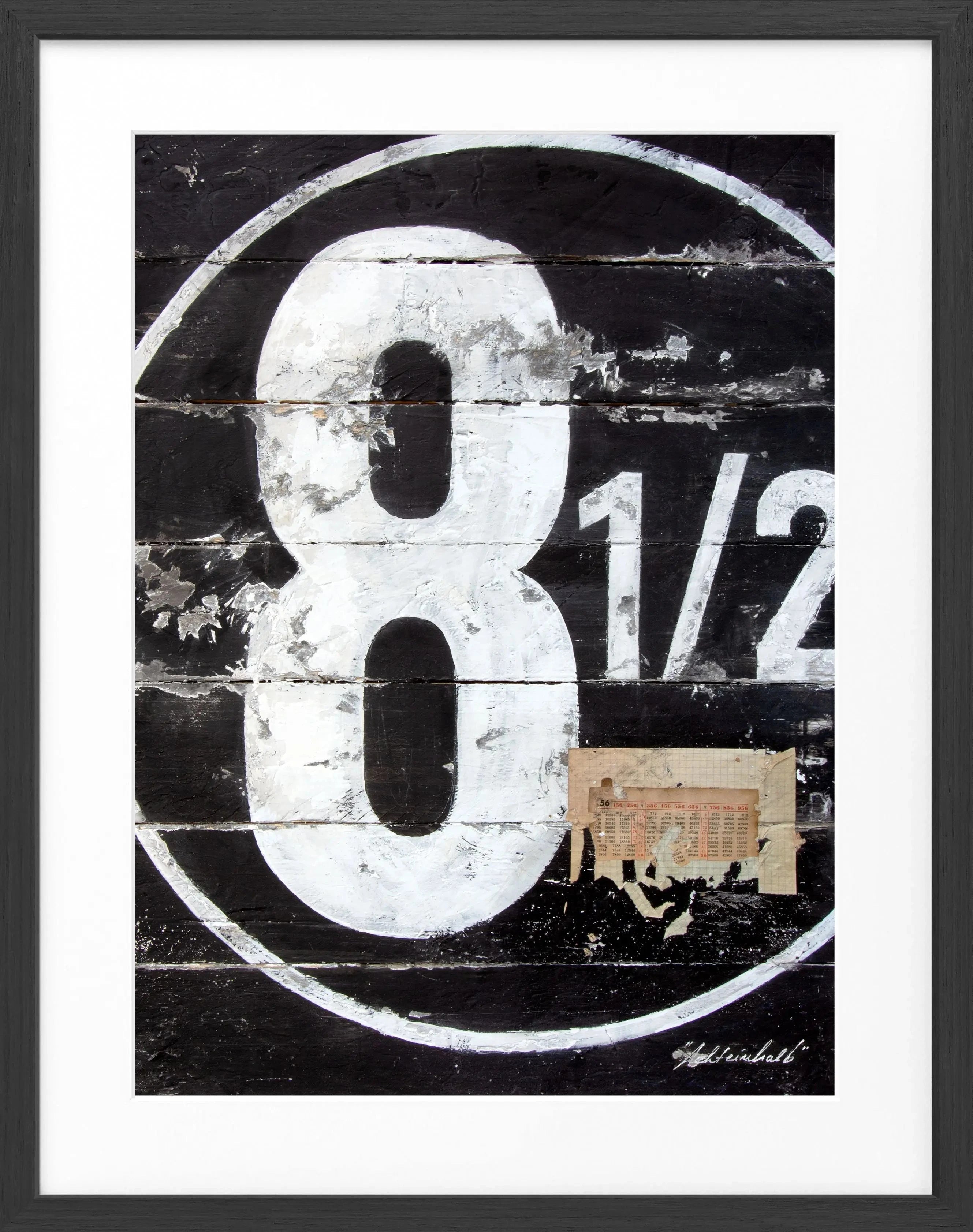 Schwarz-weiß Poster mit Rahmen ’achteinhalb’ GM15 von Cosman-Photocollection, 25x31 cm, mit farbigem Motiv.