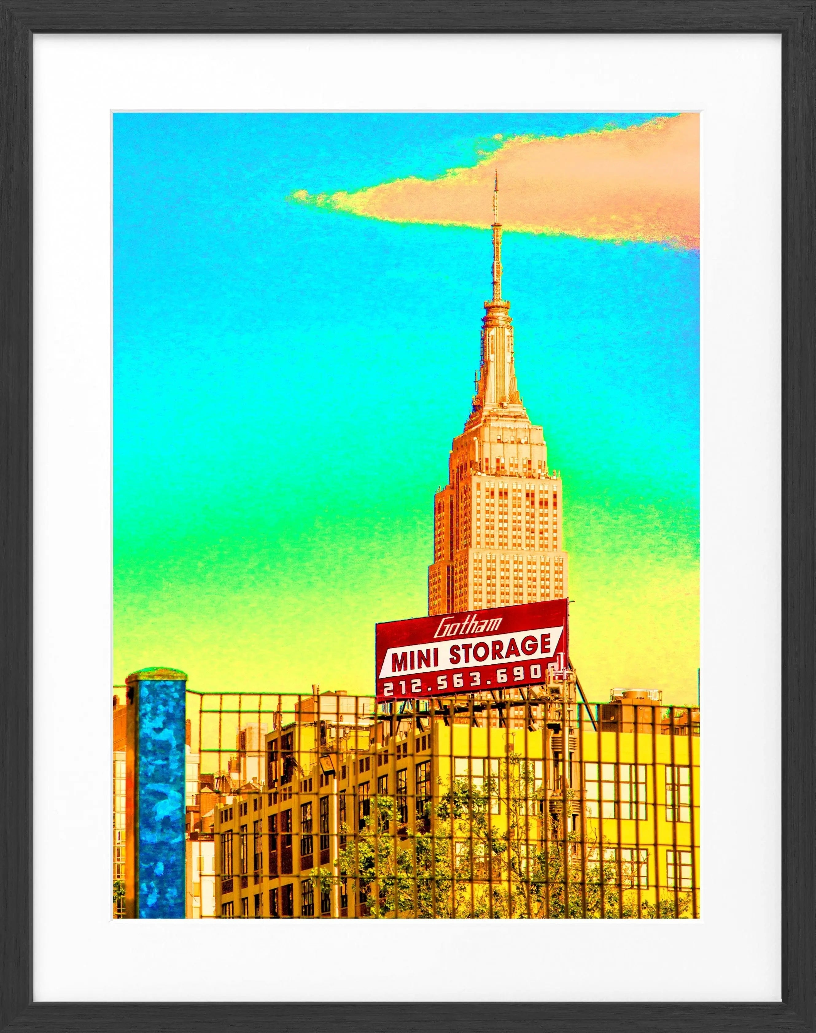 Farbiges Poster mit schwarzem Rahmen von Cosman-Photocollection, Empire State Building in New York, 25x31 cm, Color Edition