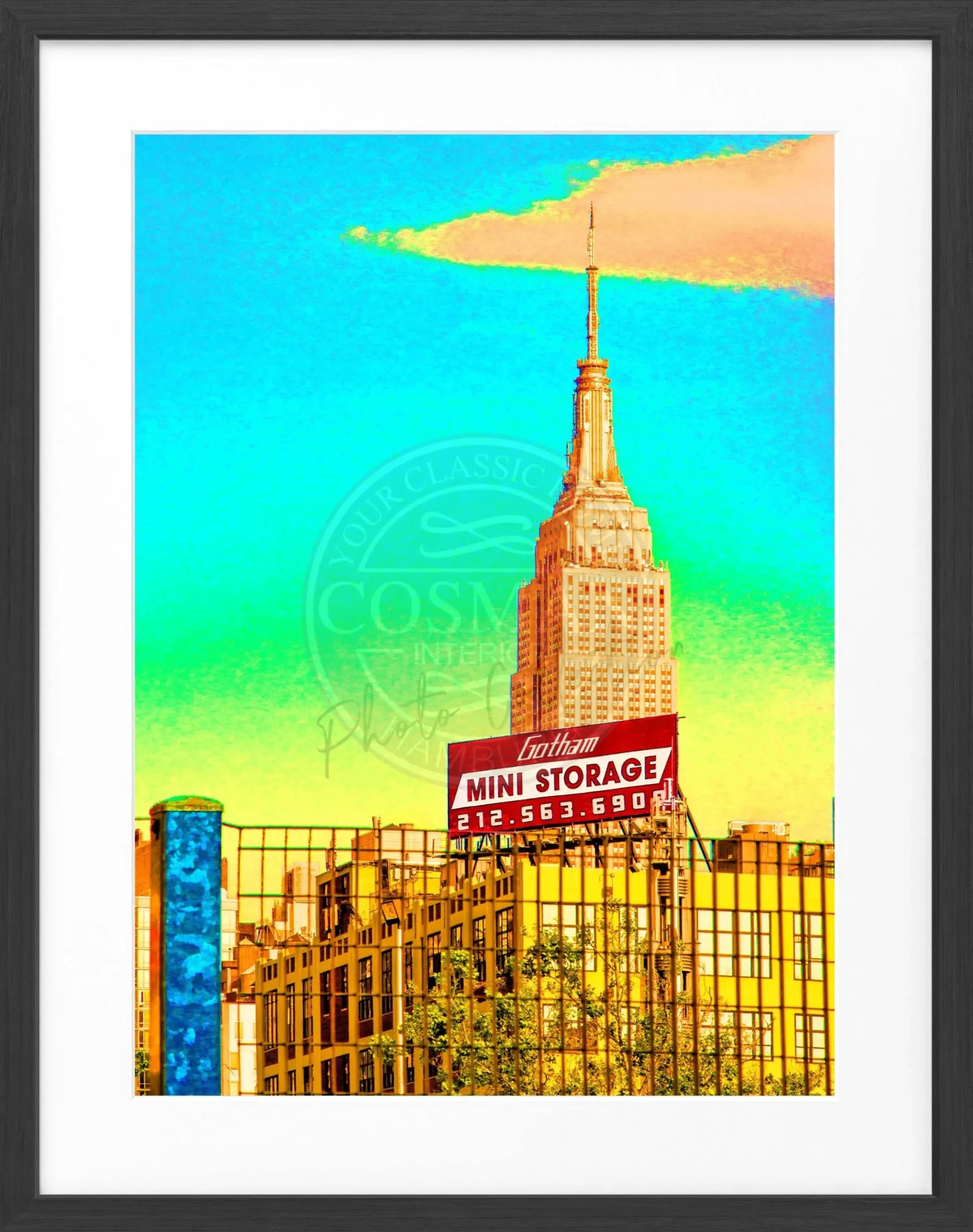 Farbiges Poster mit schwarzem Rahmen von Cosman-Photocollection, Empire State Building in New York, 25x31 cm, Color Edition