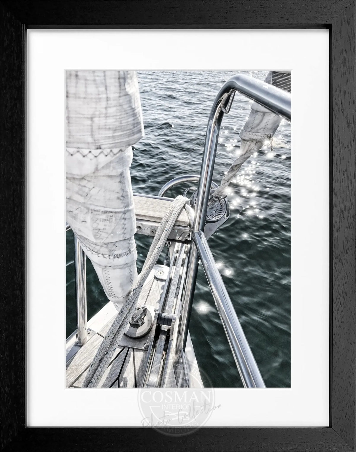 Schwarz-Weiß-Poster von Cosman-Photocollection mit Segelboot SAIL03 in Rahmen, stilvolle Wanddekoration, 25x31 cm