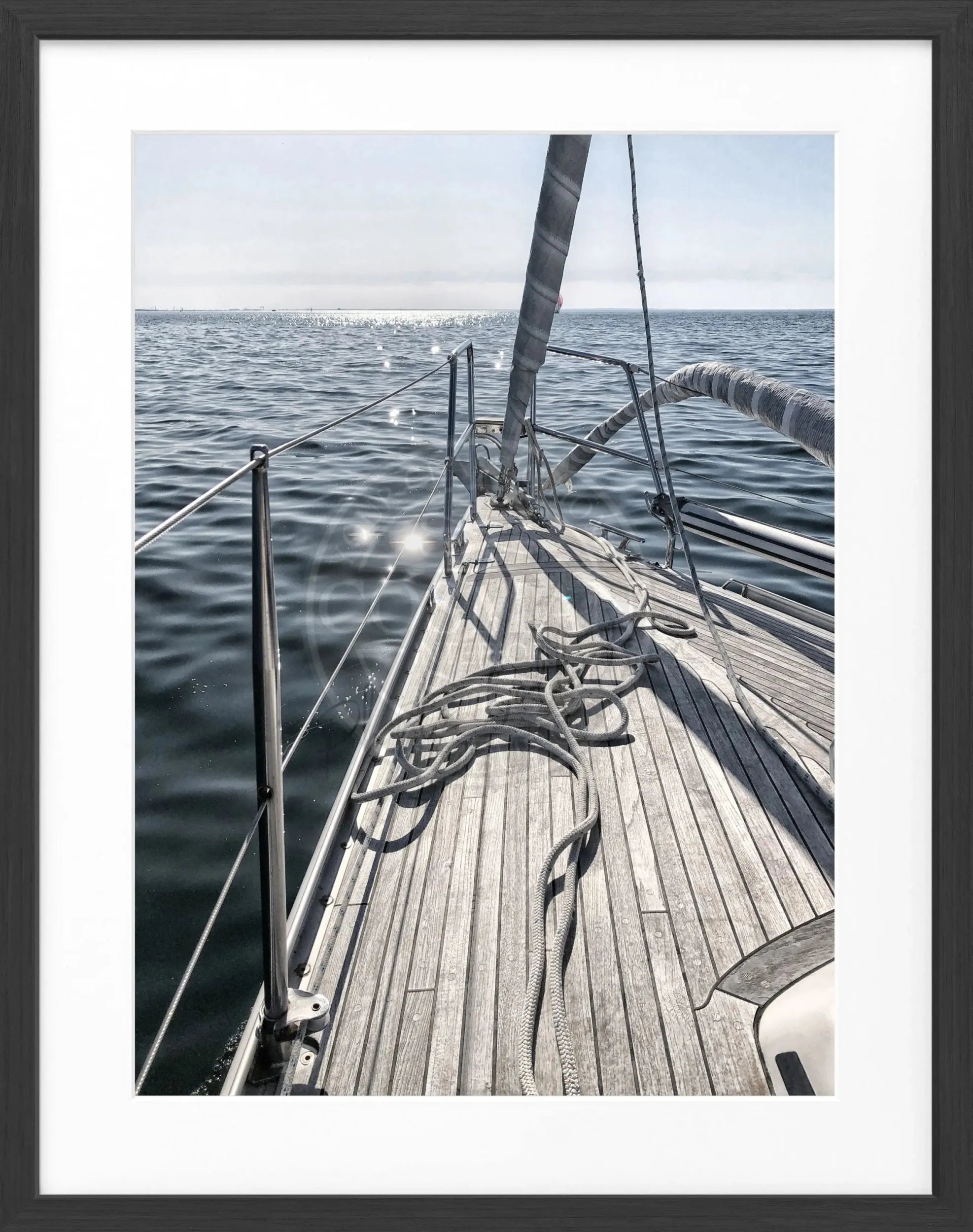 Schwarz-Weiß Segelboot Poster mit Rahmen, maritime Wanddekoration, von Cosman-Photocollection, stilvoll und maritime Atmosphäre