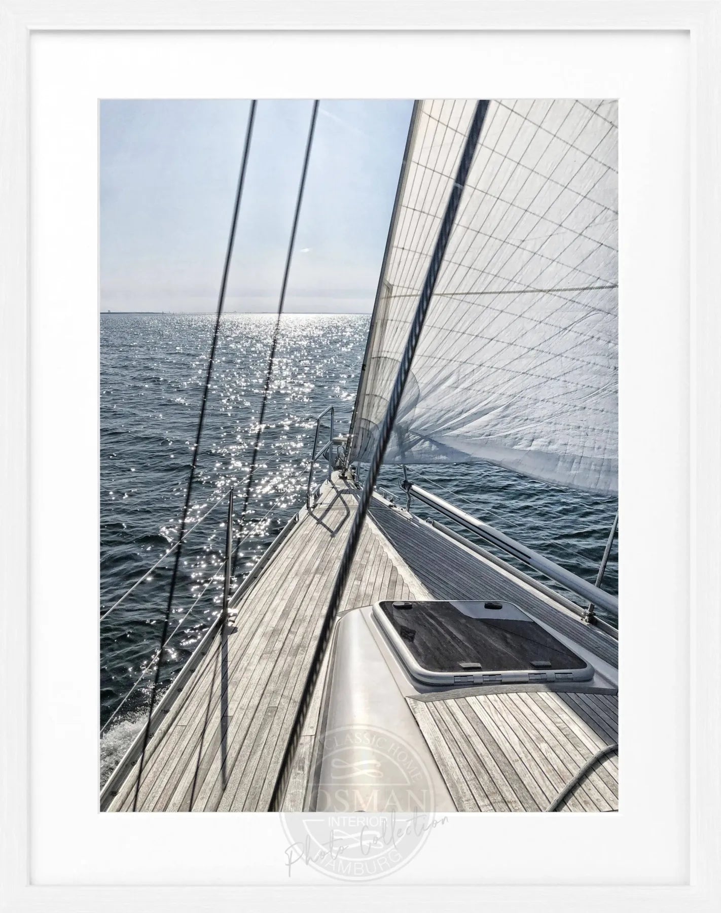 Schwarz-weiß Segelboot Poster mit Rahmen, elegante Wanddekoration, von Cosman-Photocollection, circa 25x31cm, modernes Design.