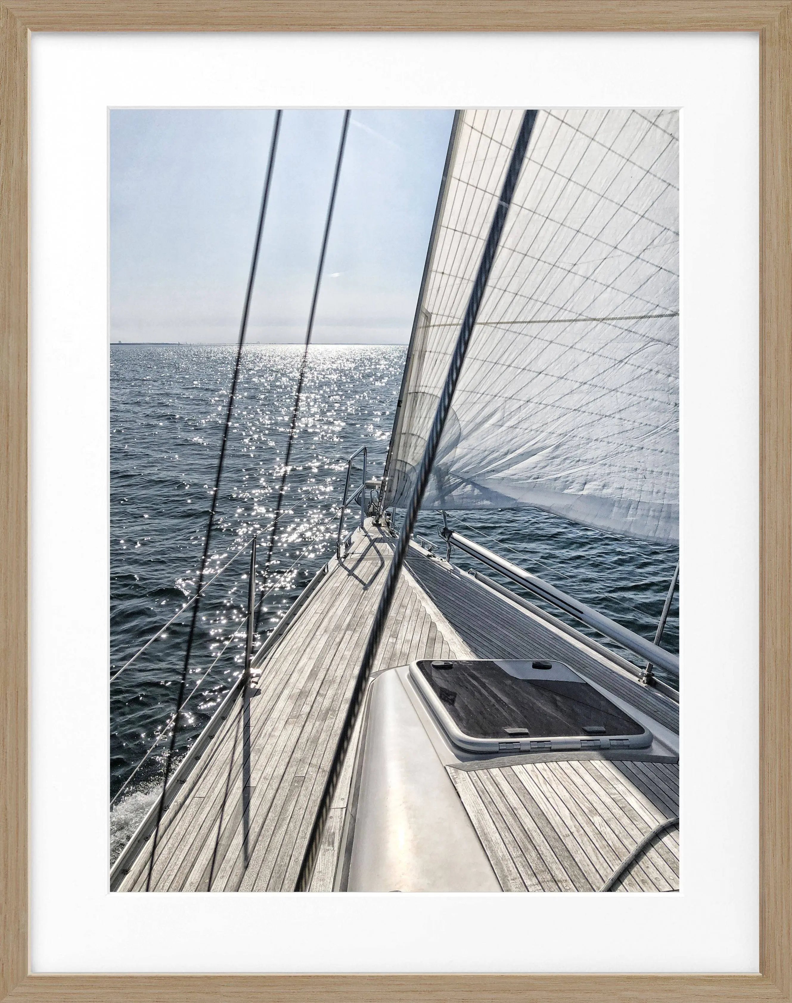 Schwarz-weiß Segelboot Poster mit Rahmen, elegante Wanddekoration, von Cosman-Photocollection, Maße 25x31 cm