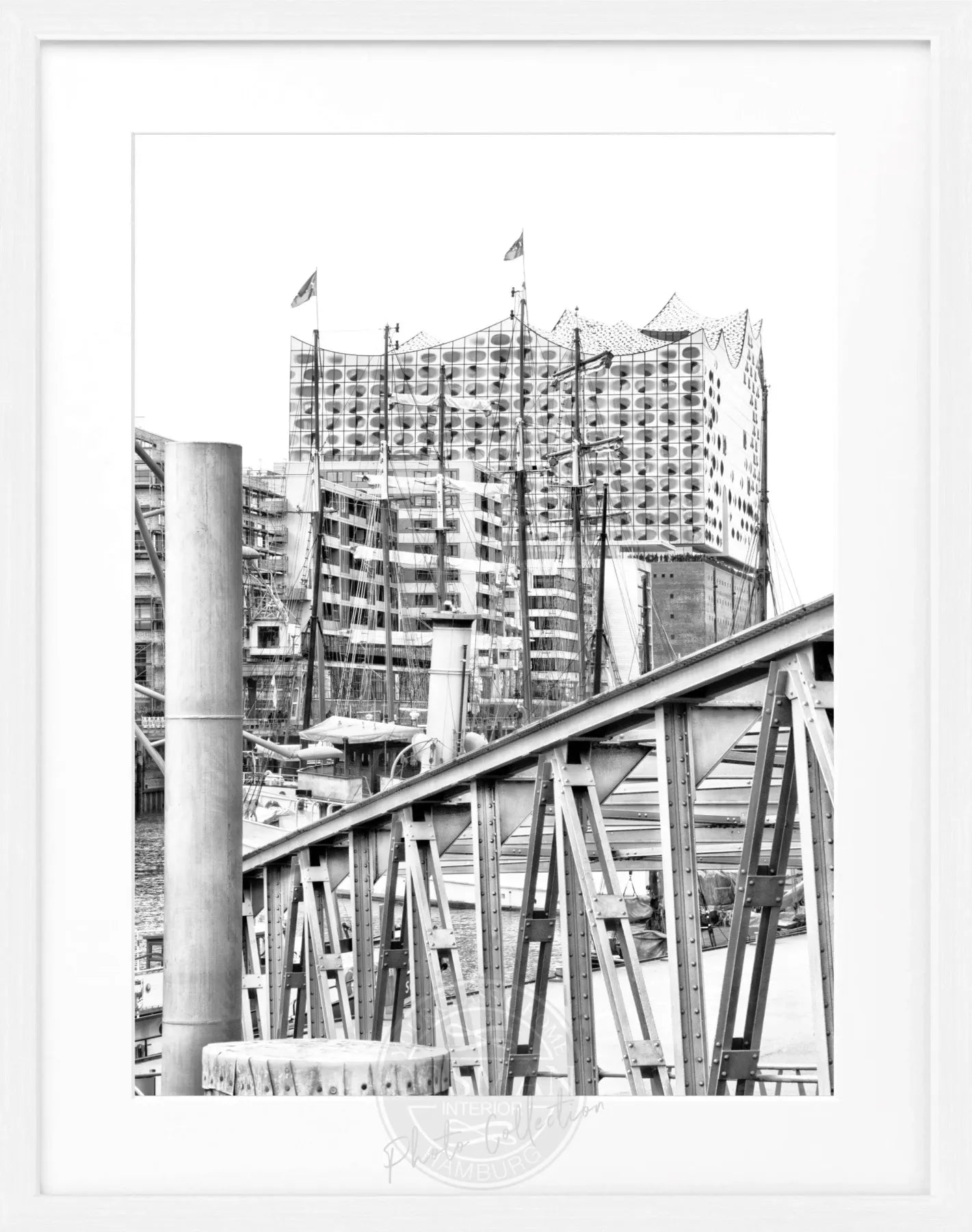 Schwarzweiß-Poster Hamburg Elphi 2 mit Rahmen, stilvolle Wanddekoration von Cosman-Photocollection, 25x31 cm.