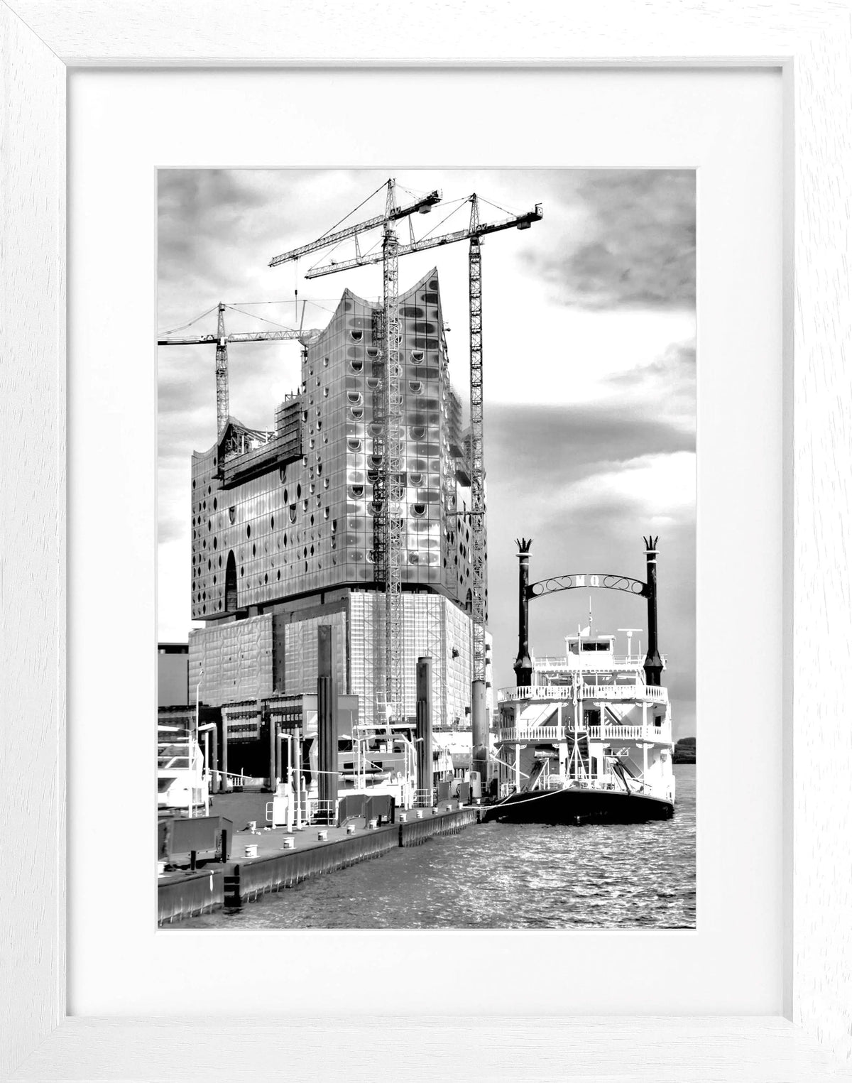 Hafen Hamburg Elphi Poster von Cosman-Photocollection, schwarz gerahmt, 25x31cm, maritime Stadtansicht