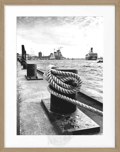 Gerahmte Fotografie Hamburg Hafen Poller | HH02